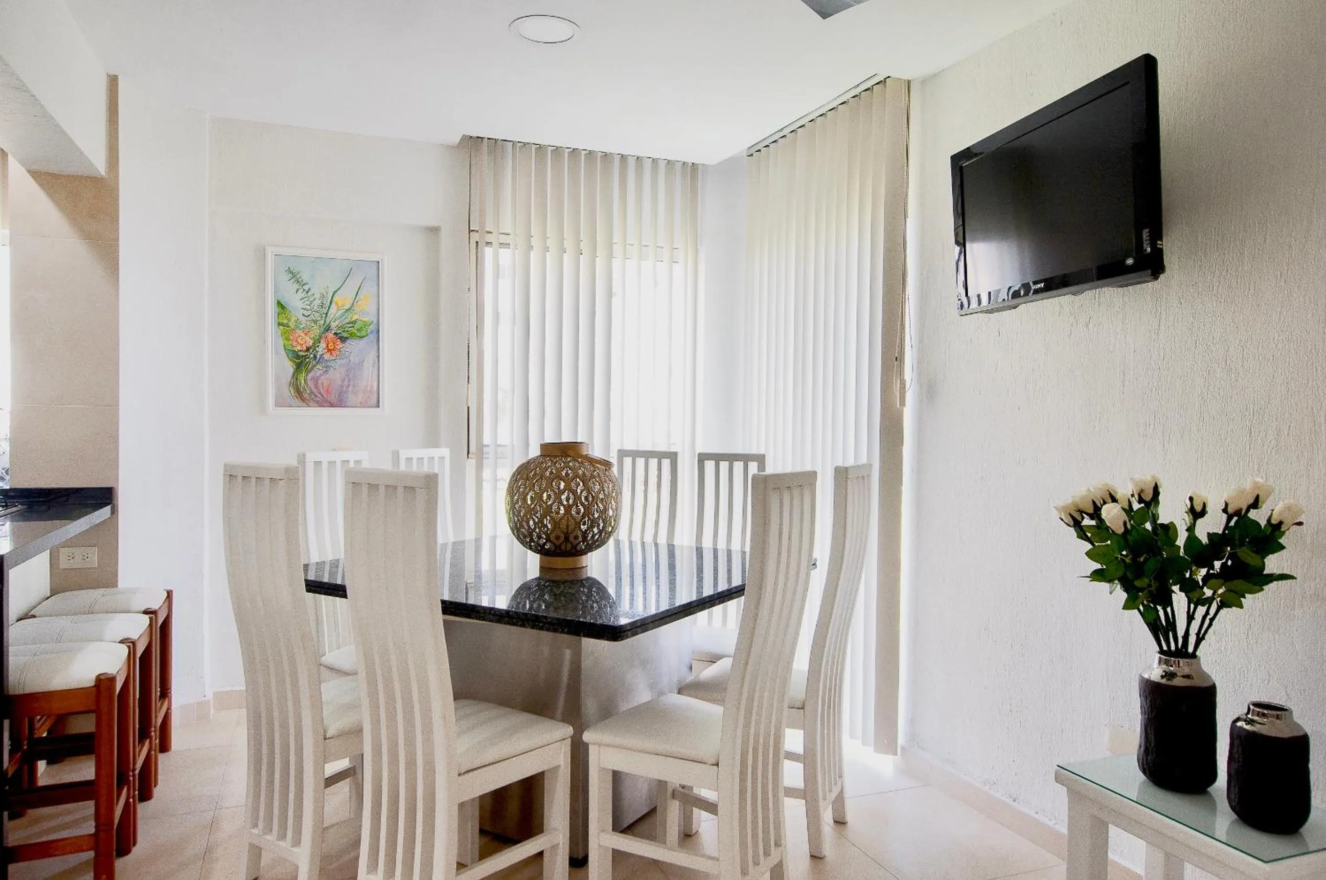 Dining area in Marina Suites by Andiani Travel