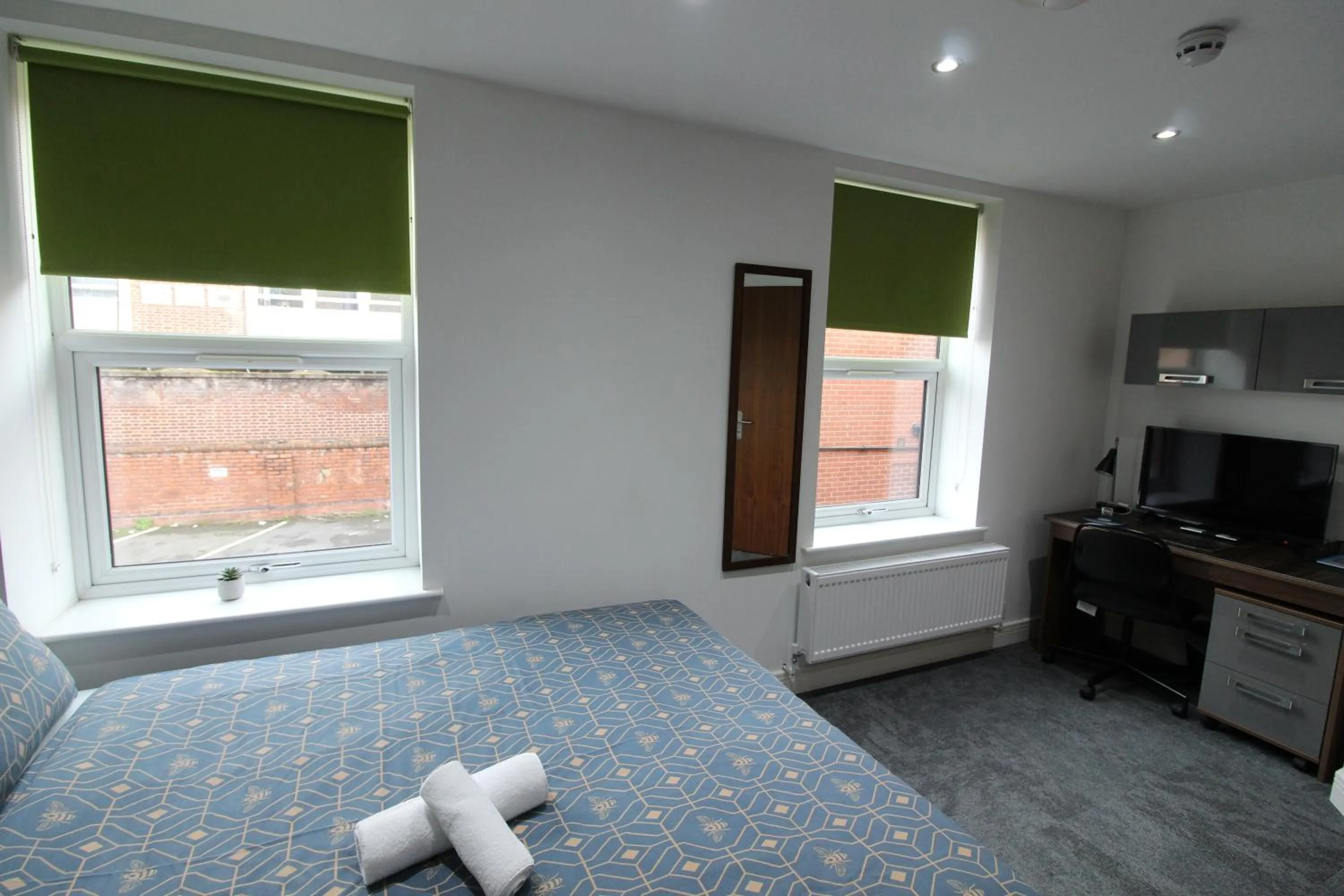 Bed in Victoria House - Deluxe Studios in Coventry City Centre, free parking, by COVSTAYS