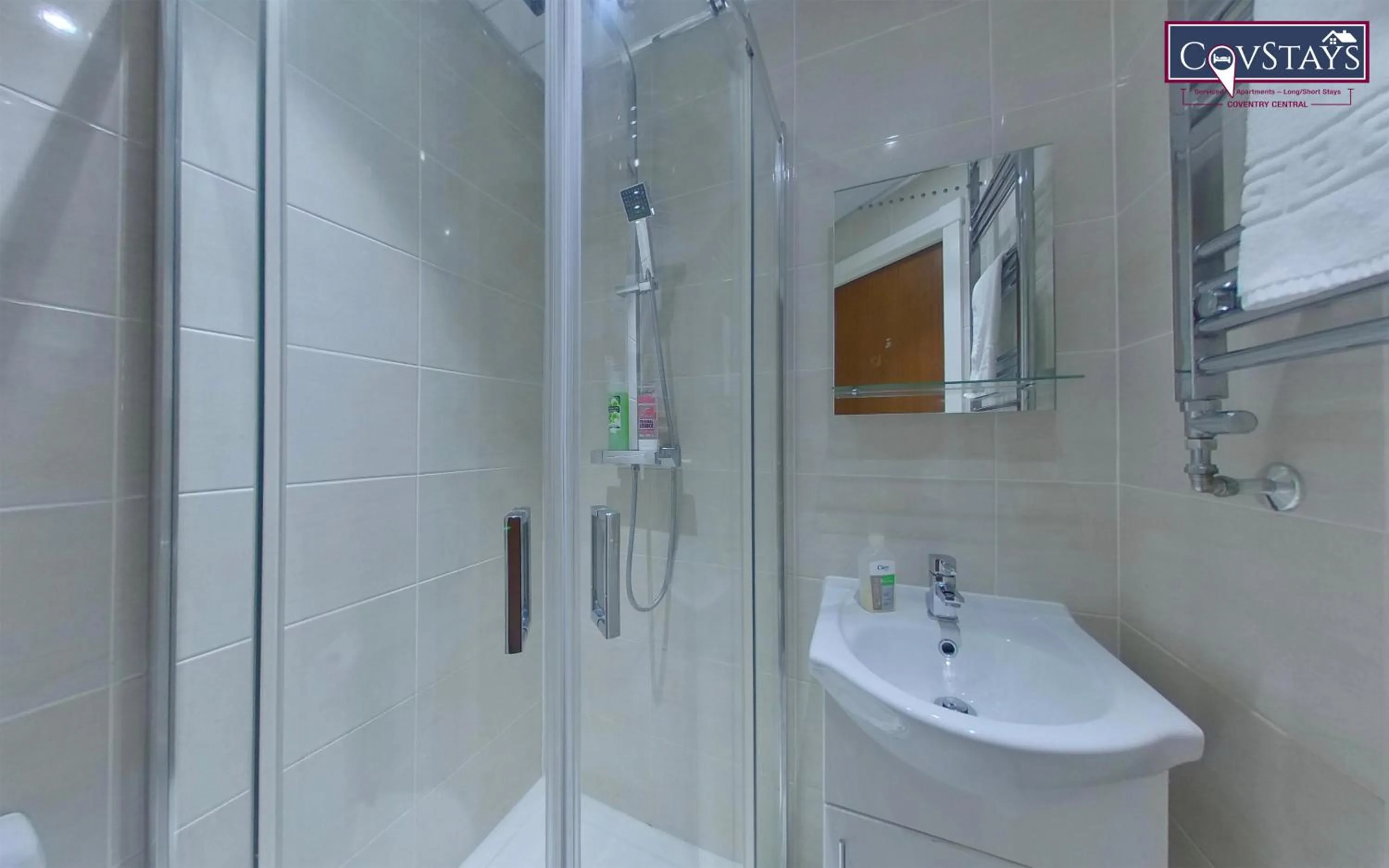 Victoria House - Deluxe Studios in Coventry City Centre, free parking, by COVSTAYS