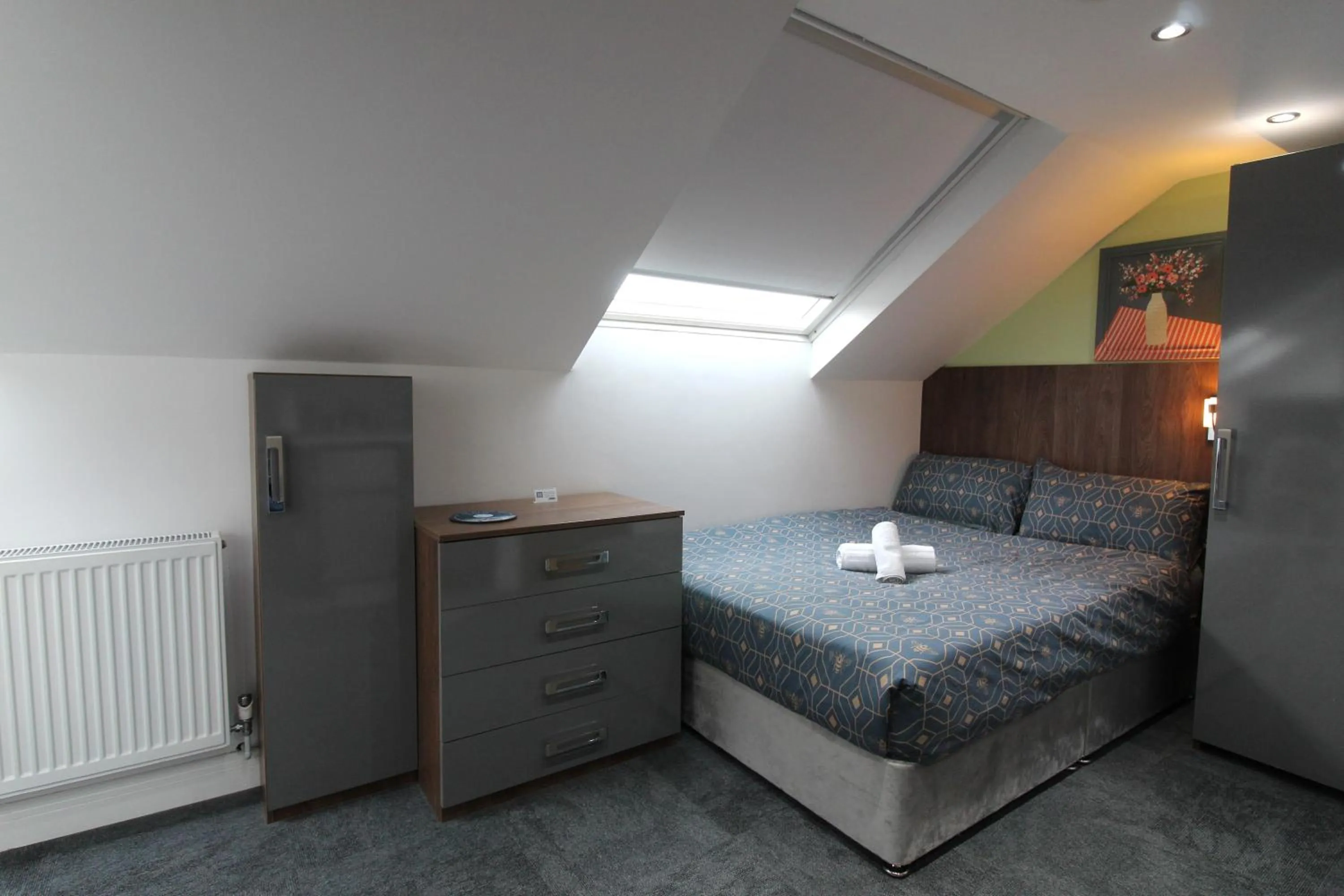 Bed in Victoria House - Deluxe Studios in Coventry City Centre, free parking, by COVSTAYS