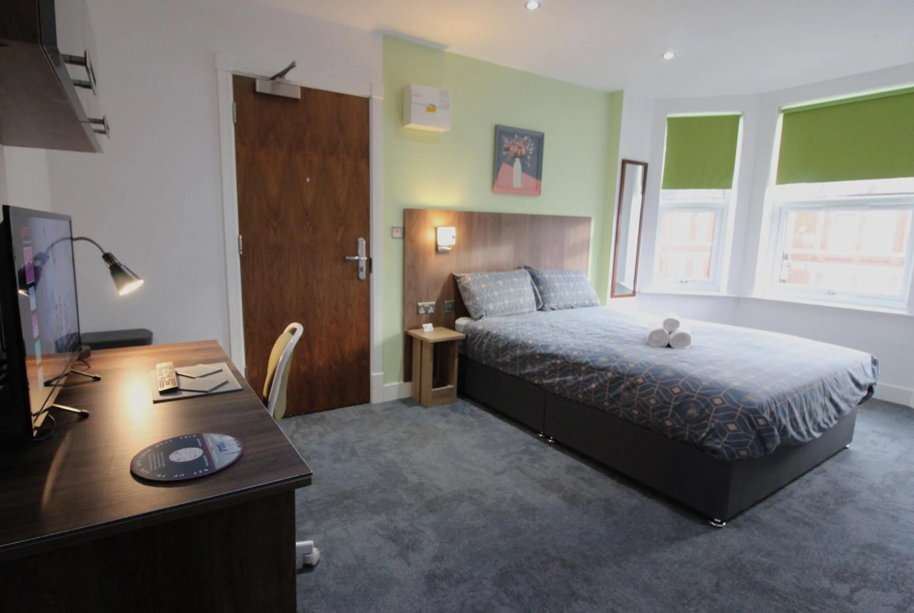 Bed in Victoria House - Deluxe Studios in Coventry City Centre, free parking, by COVSTAYS