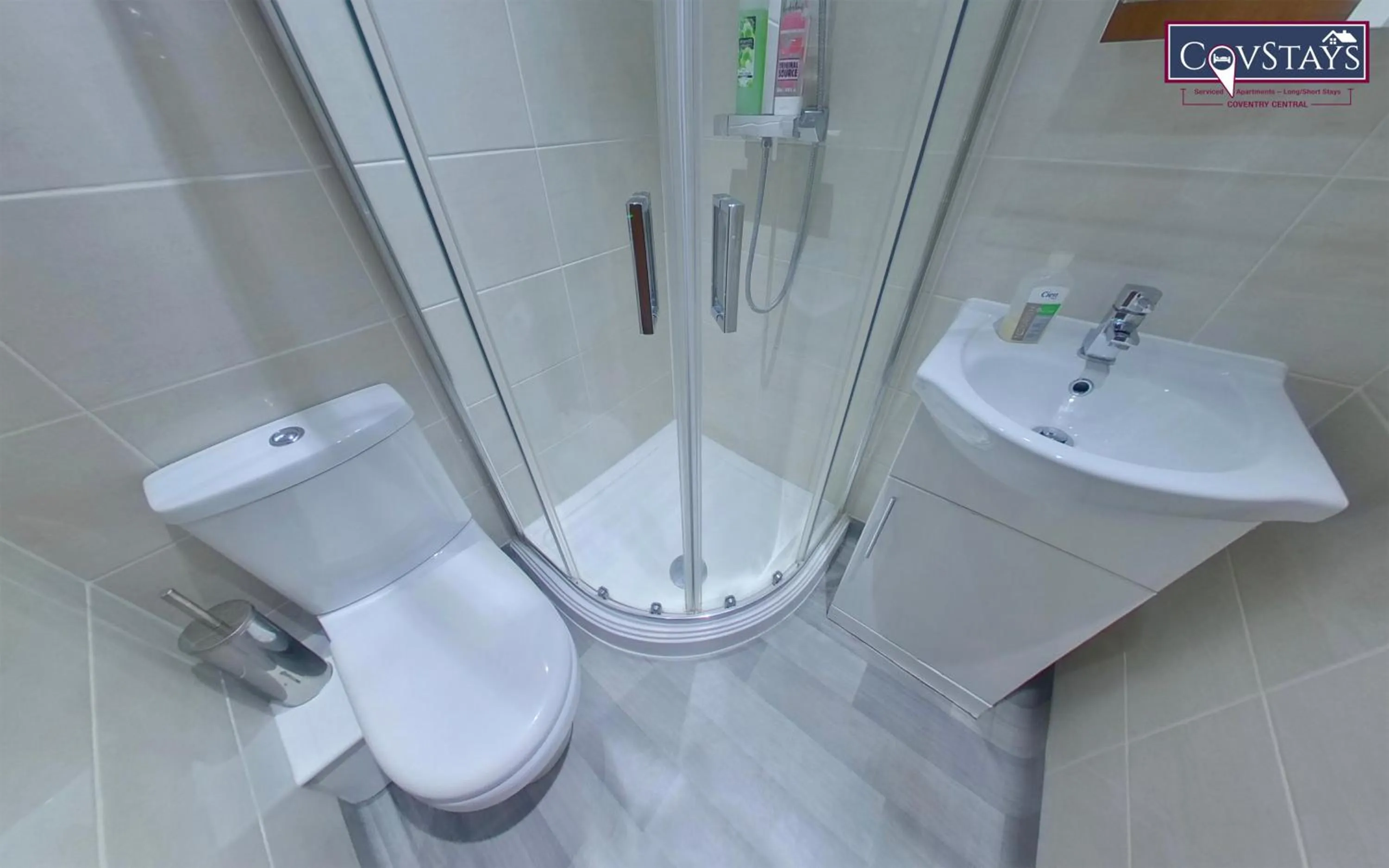 Victoria House - Deluxe Studios in Coventry City Centre, free parking, by COVSTAYS