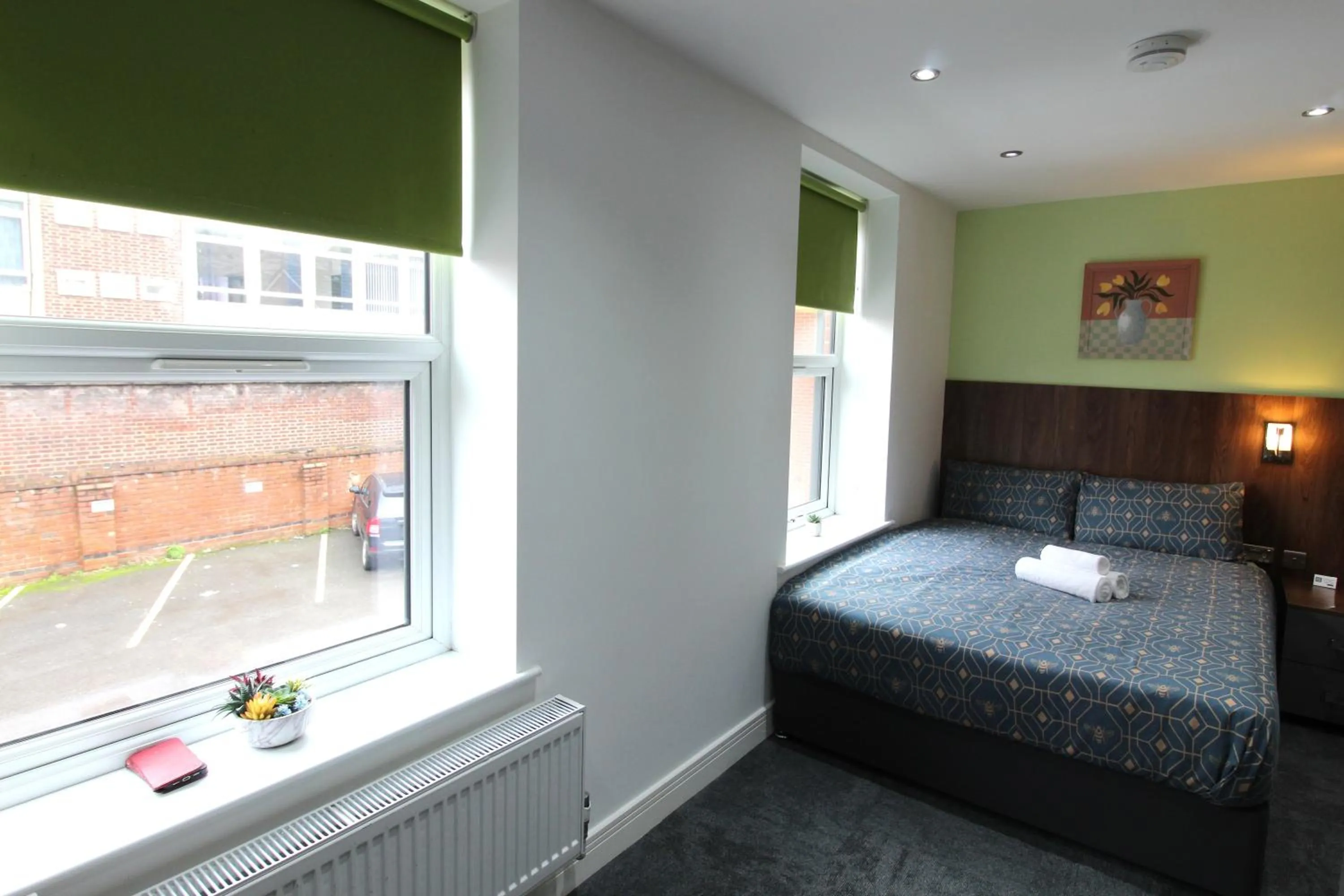 Bed in Victoria House - Deluxe Studios in Coventry City Centre, free parking, by COVSTAYS
