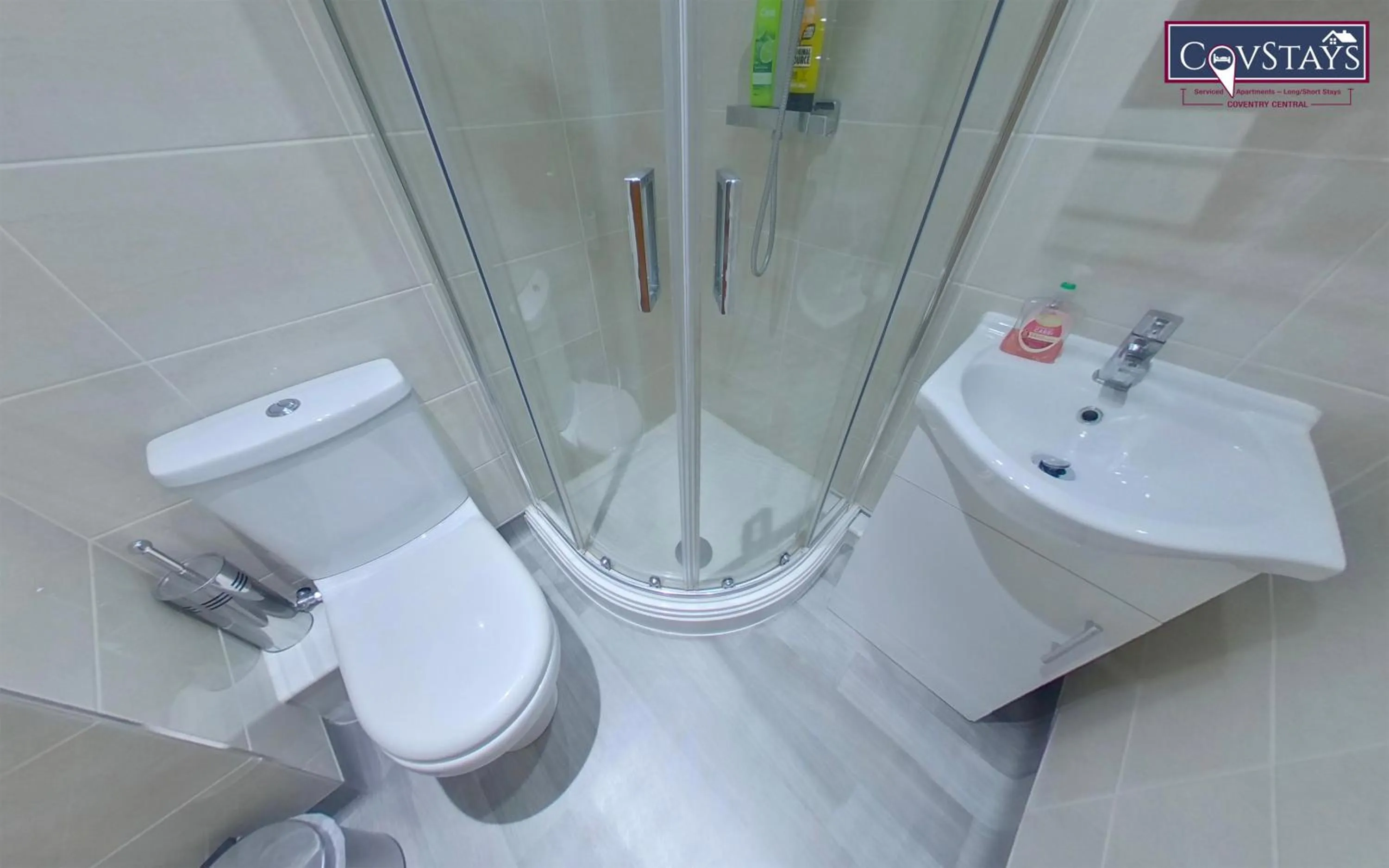 Victoria House - Deluxe Studios in Coventry City Centre, free parking, by COVSTAYS