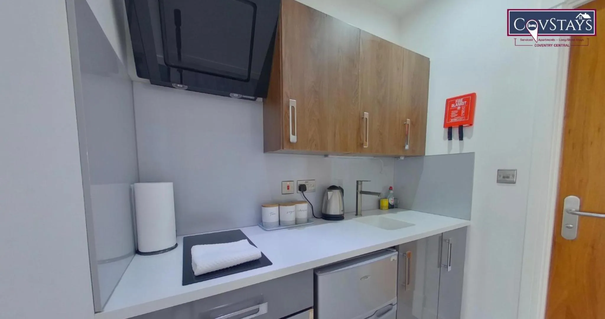 Victoria House - Deluxe Studios in Coventry City Centre, free parking, by COVSTAYS