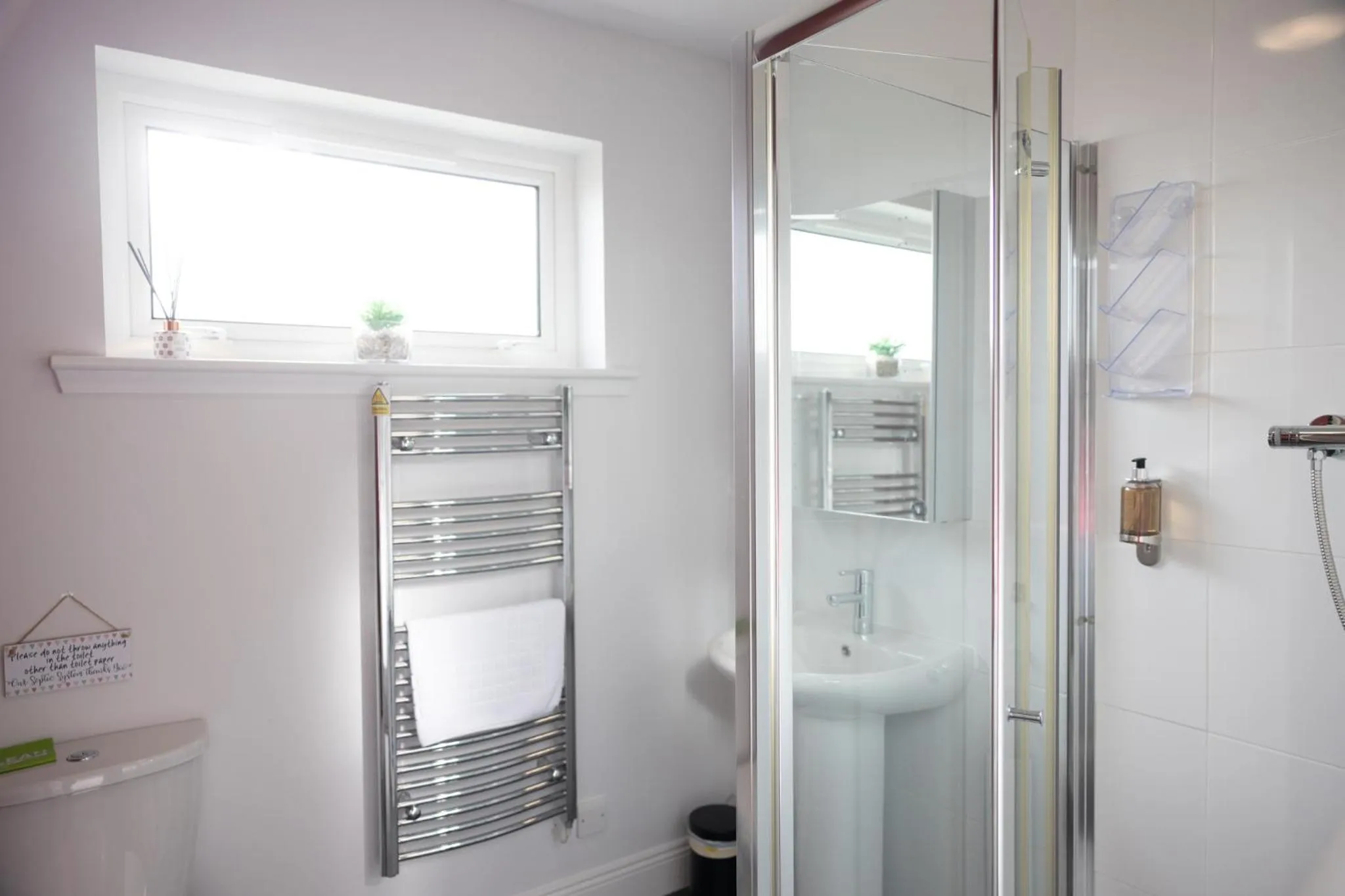 Shower in Grianaig Guest House & Restaurant, South Uist, Outer Hebrides