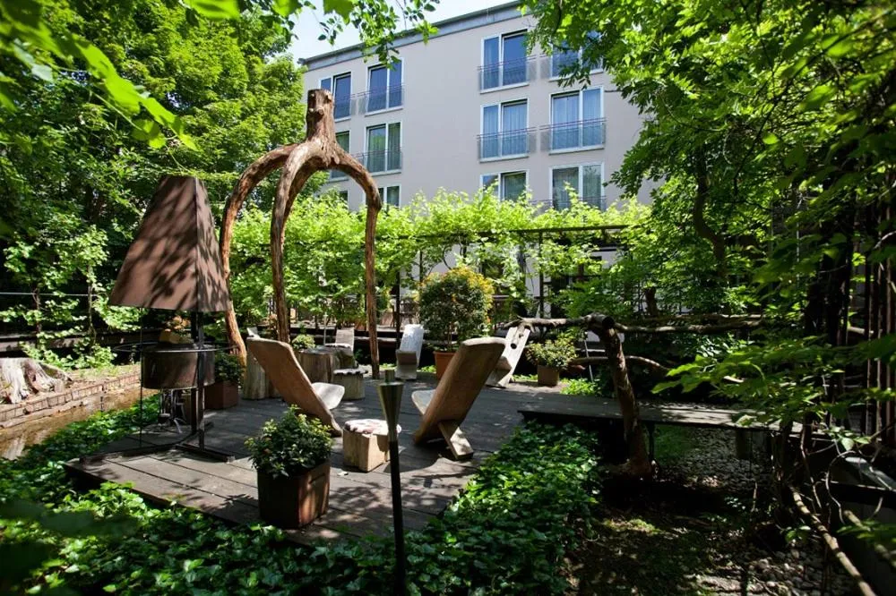 Garden in Hotel Lifestyle