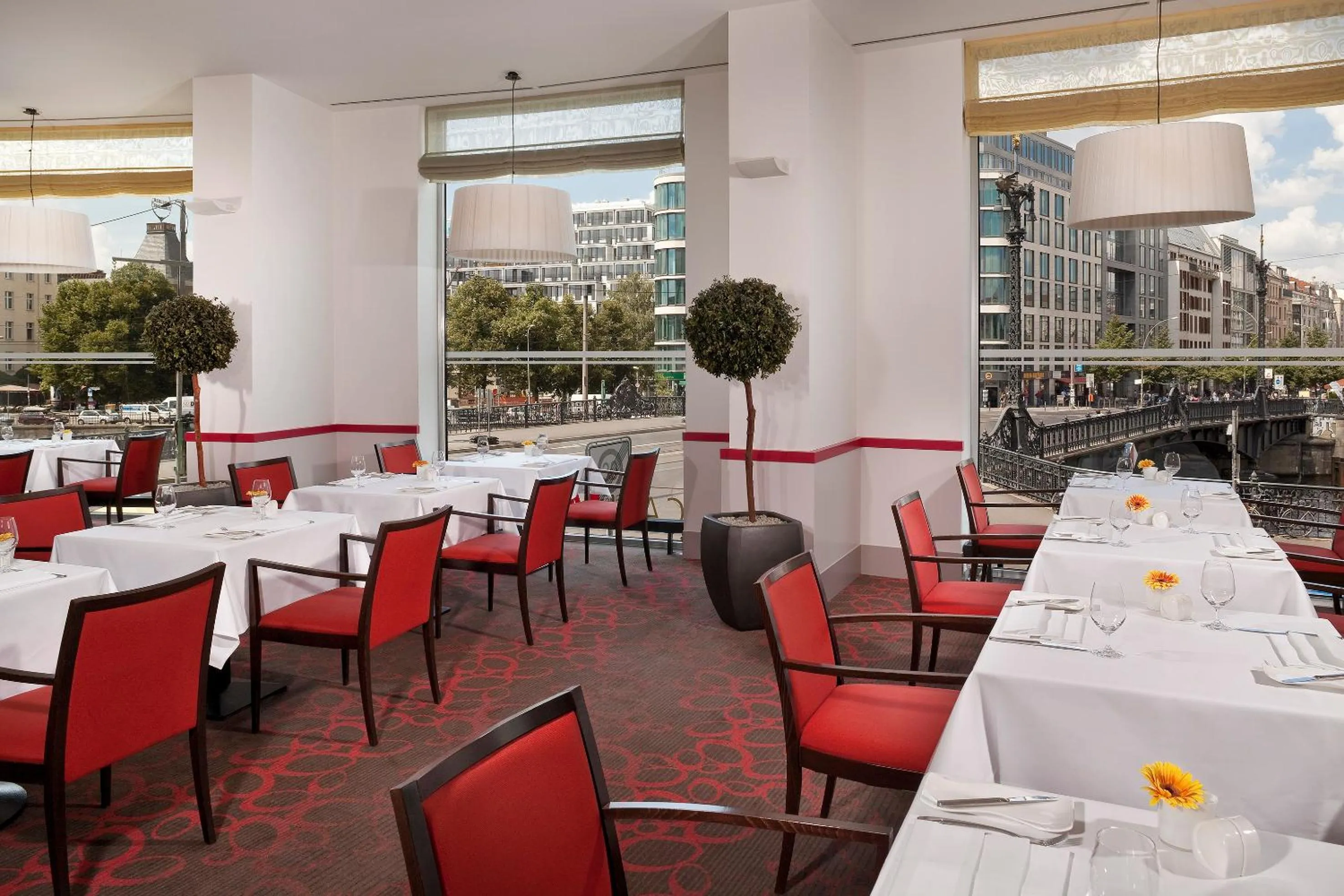 Restaurant/places to eat in Meliá Berlin