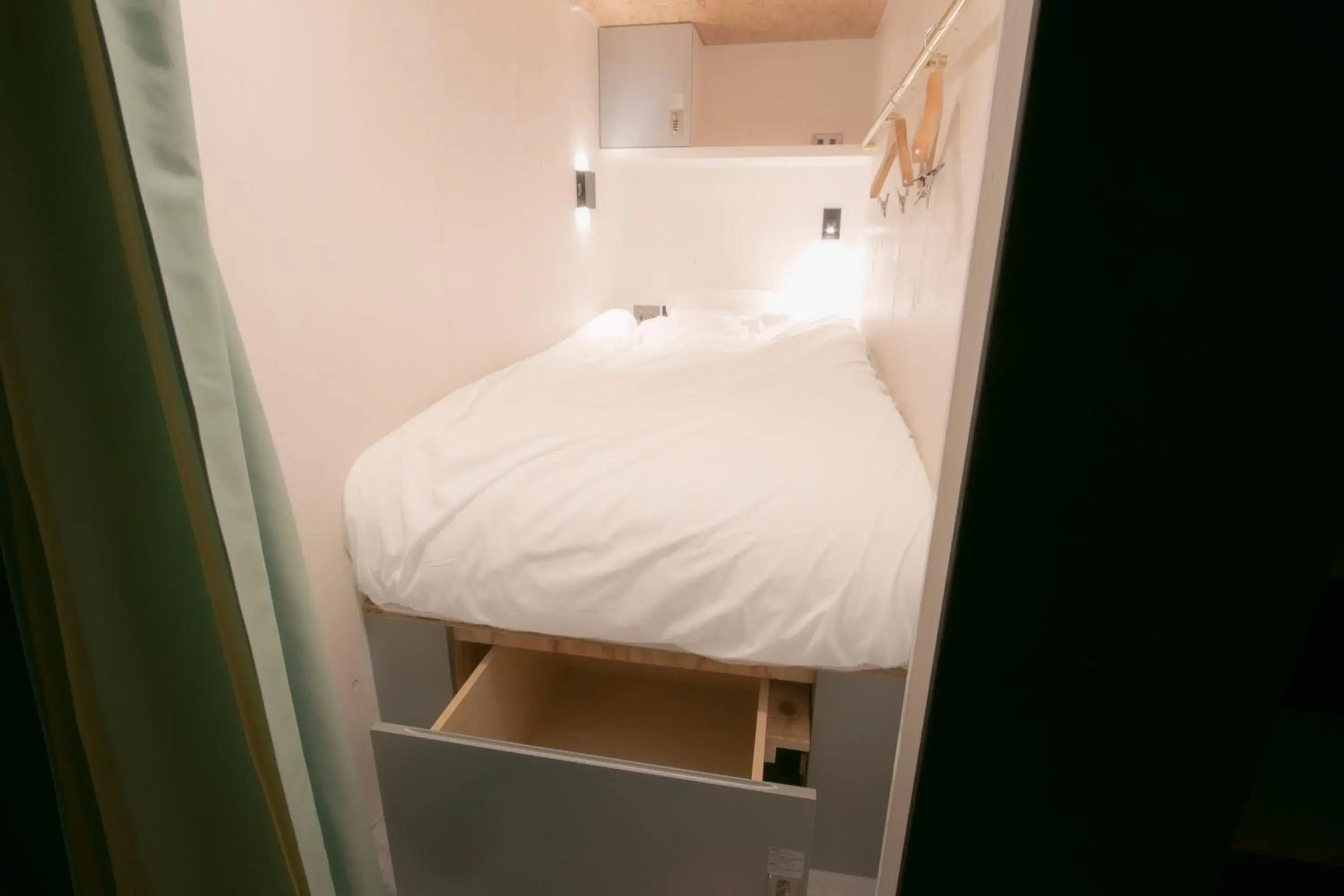 Smart Capsule - Male/Female Mixed in Theatel Sapporo Smart Capsule - Male/Female Mixed in Theatel Sapporo