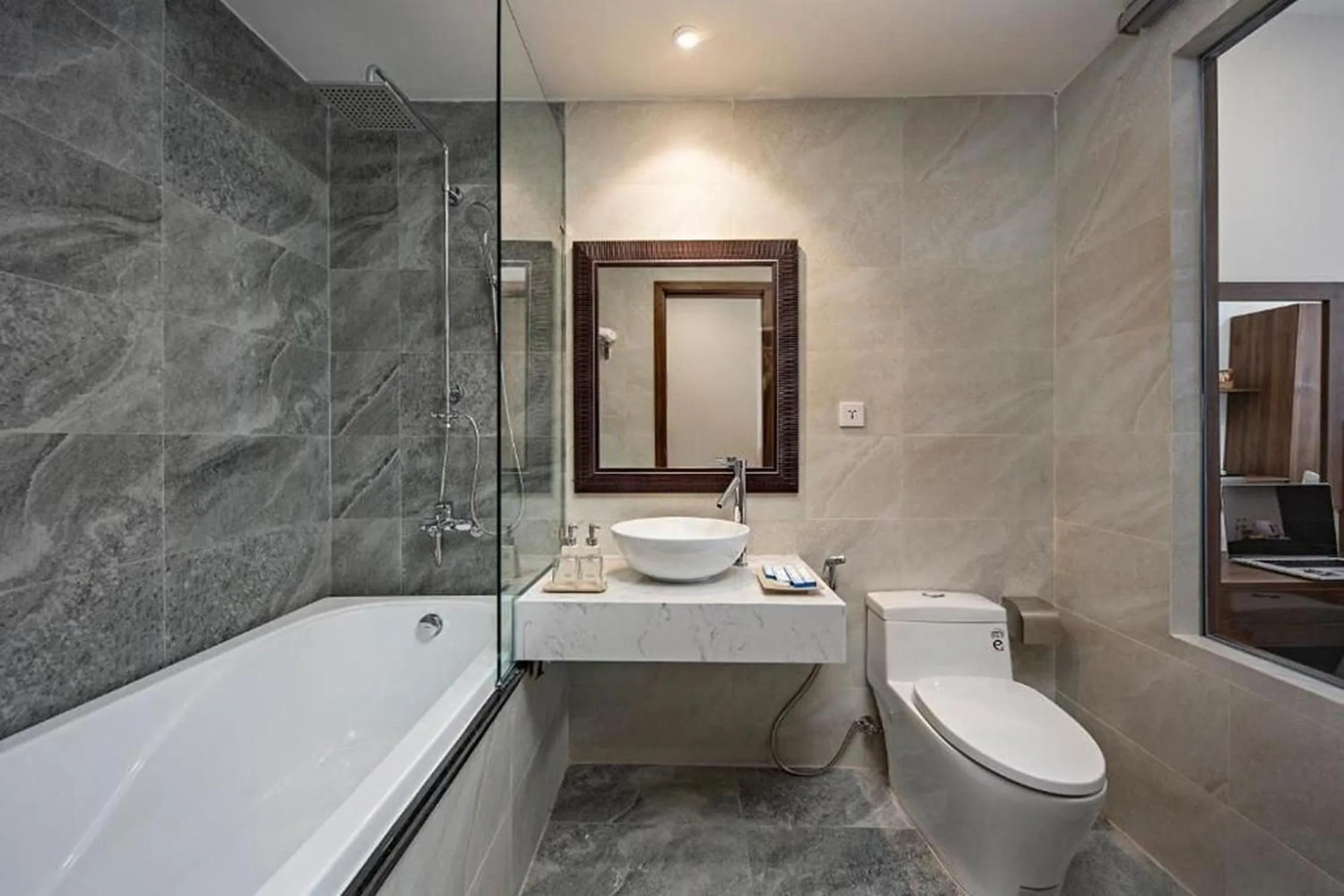 Bathroom in Capecia Danang Hotel and Apartment
