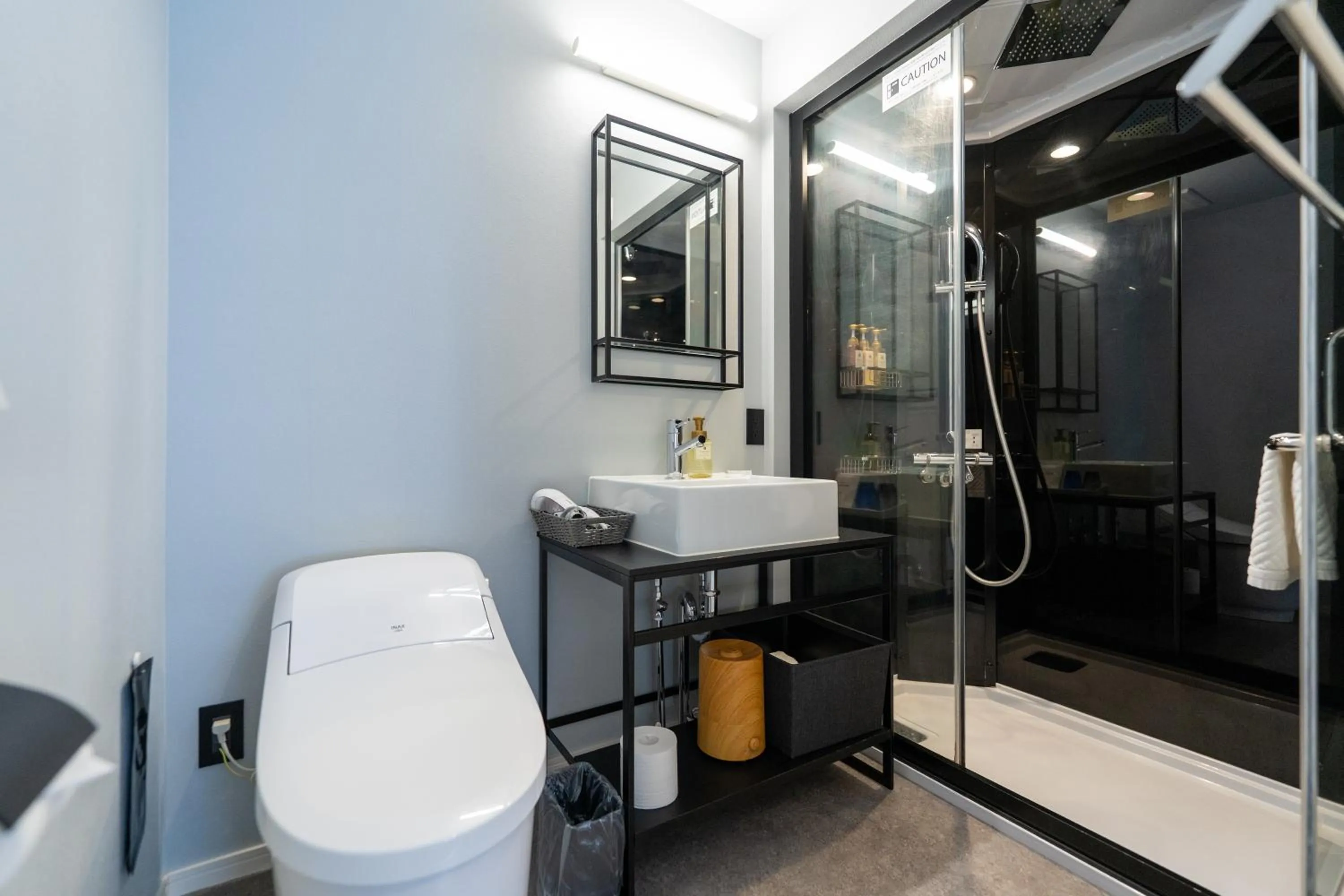 Shower in HOTEL TABARD TOKYO