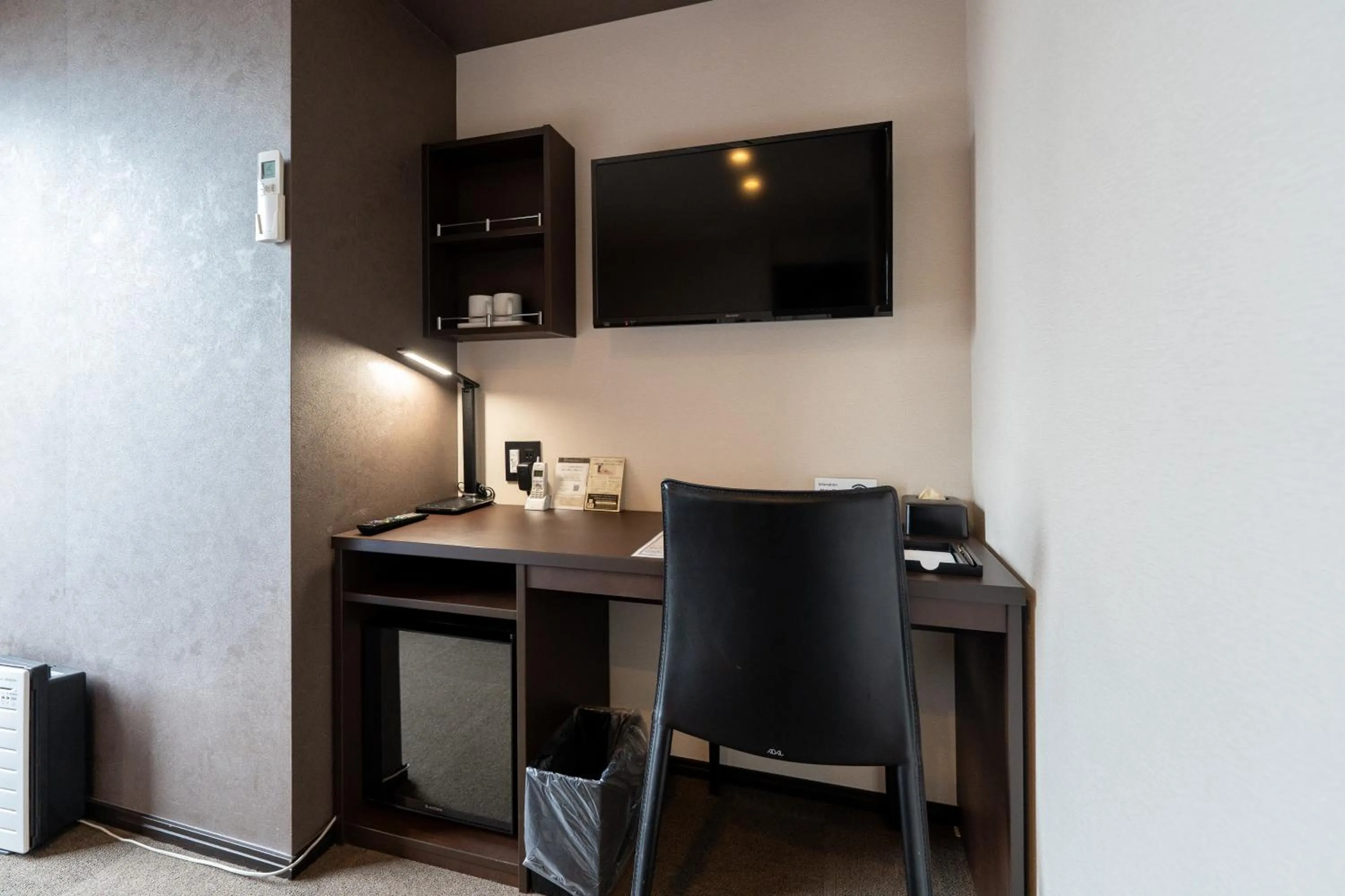 Photo of the whole room in HOTEL TABARD TOKYO