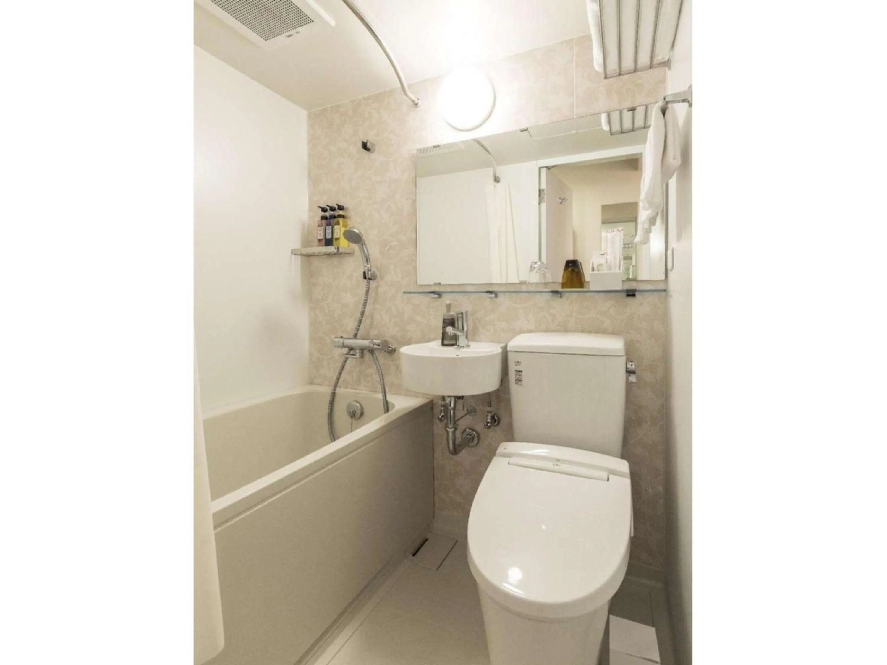 Shower in KOKO HOTEL Hidatakayama - formaly Hotel Wing Hida Takayama