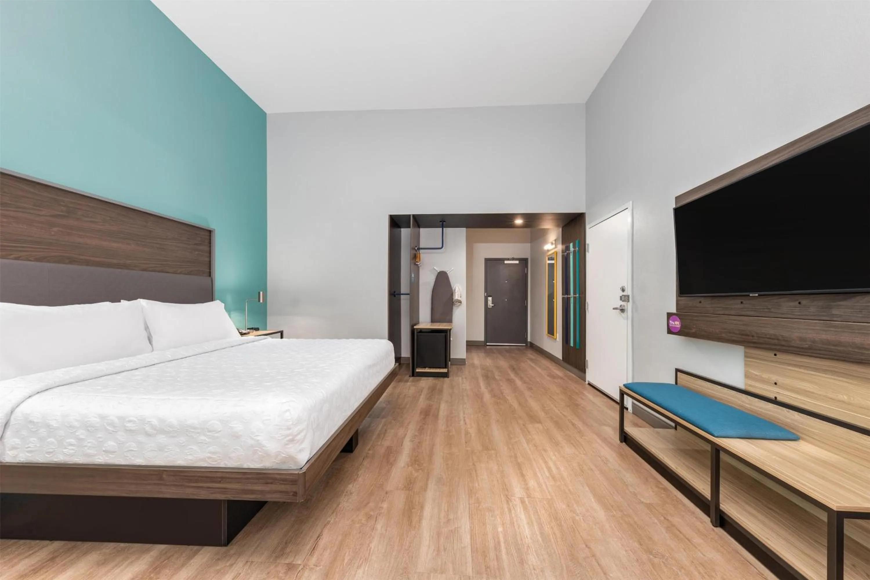 Bed in Tru By Hilton The Colony