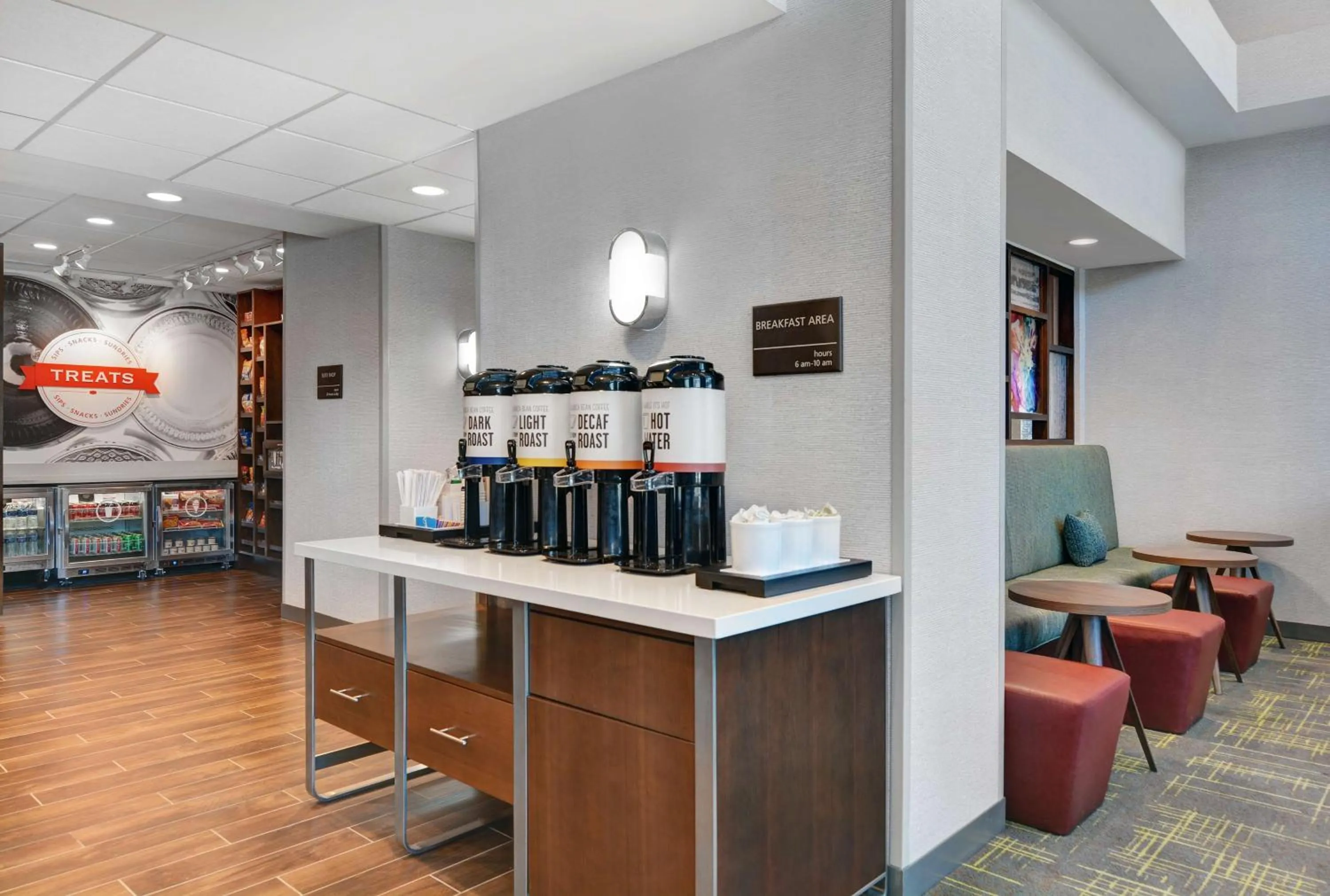 Breakfast in Hampton Inn And Suites Macclenny I-10