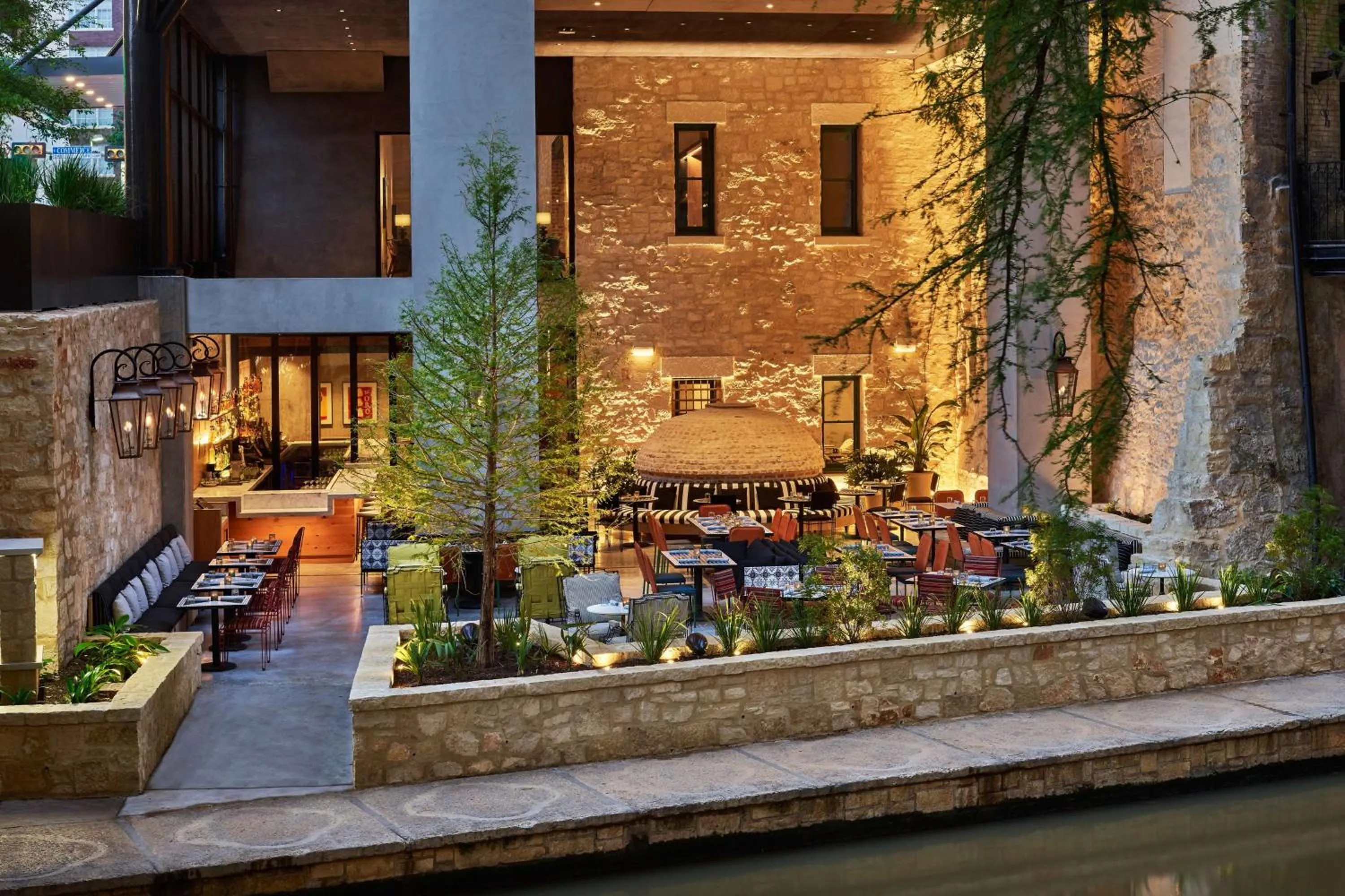 Restaurant/places to eat in Canopy By Hilton San Antonio Riverwalk