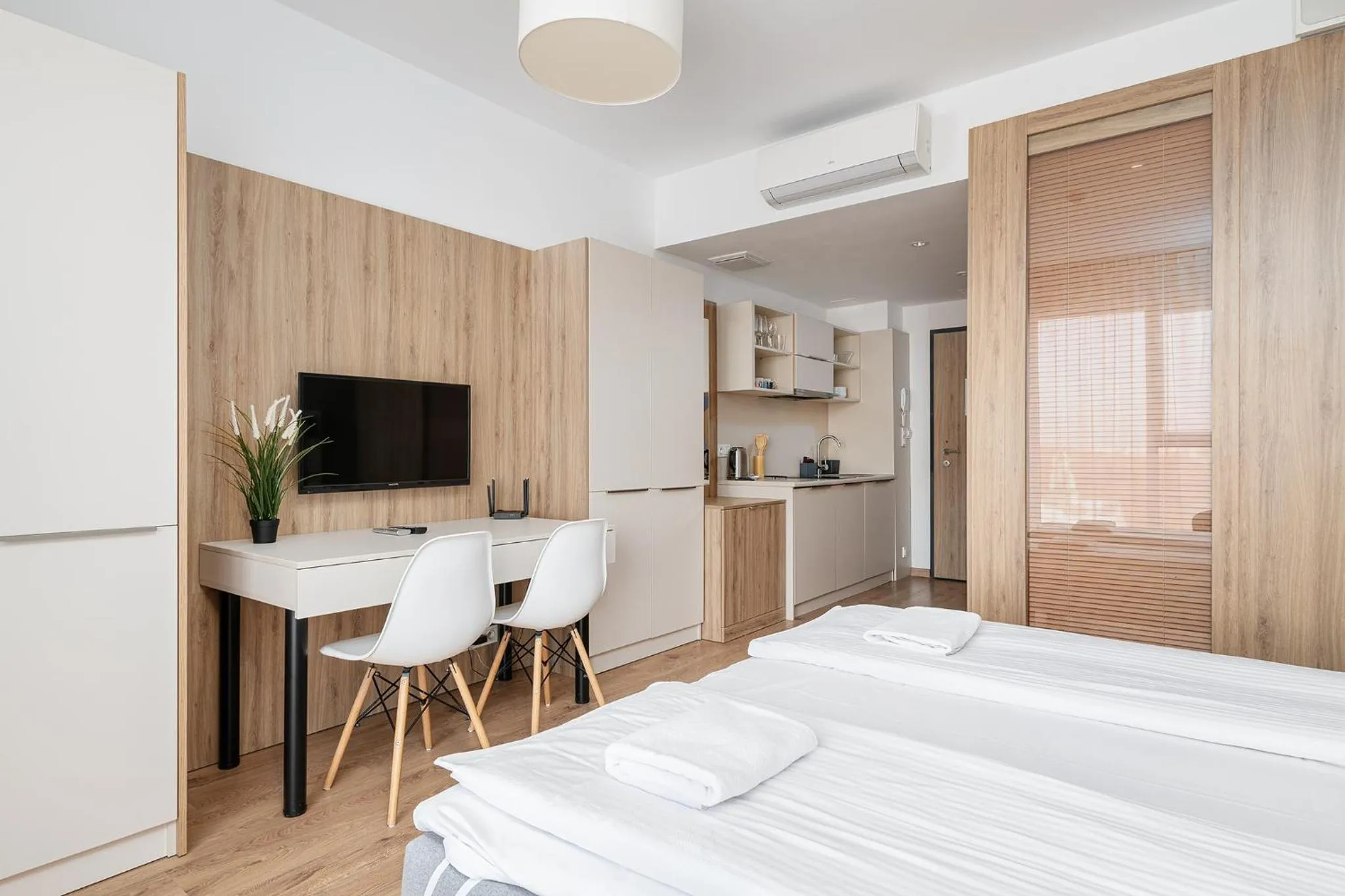 Bed in RentPlanet - Apartamenty Wolska