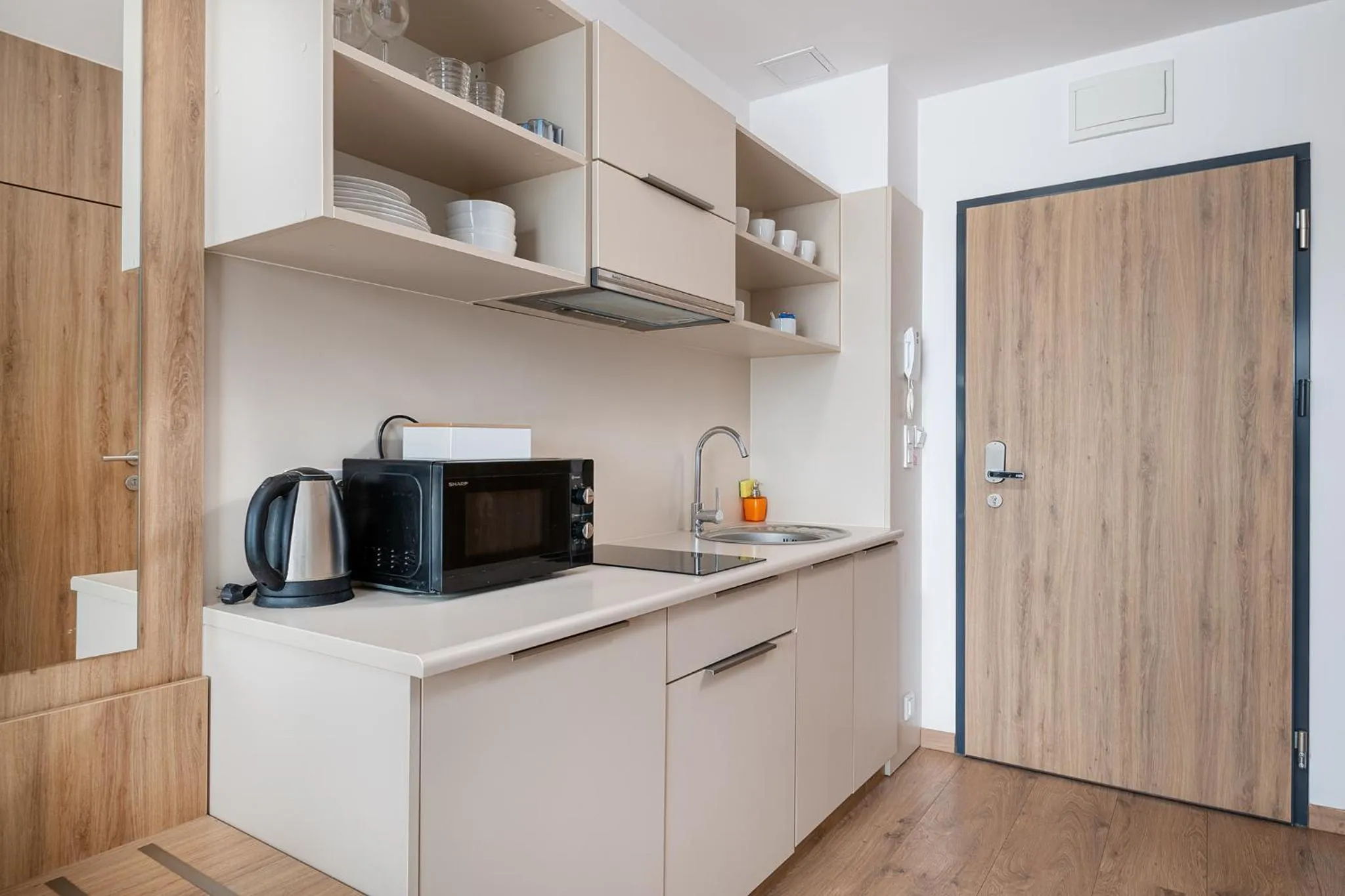 Kitchen or kitchenette in RentPlanet - Apartamenty Wolska