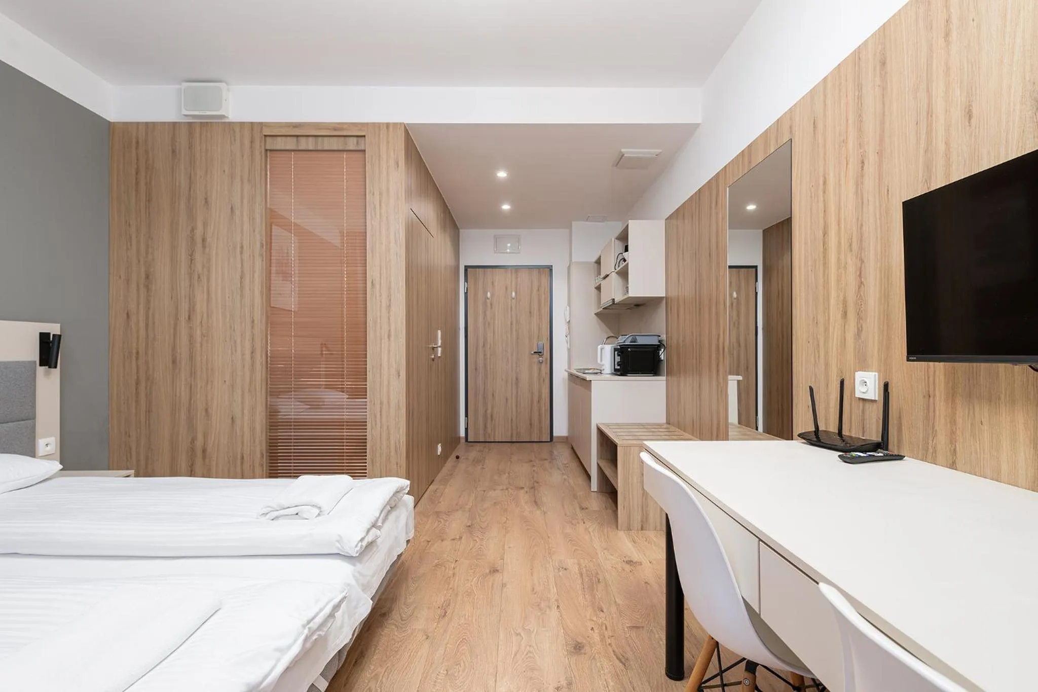 Bed in RentPlanet - Apartamenty Wolska