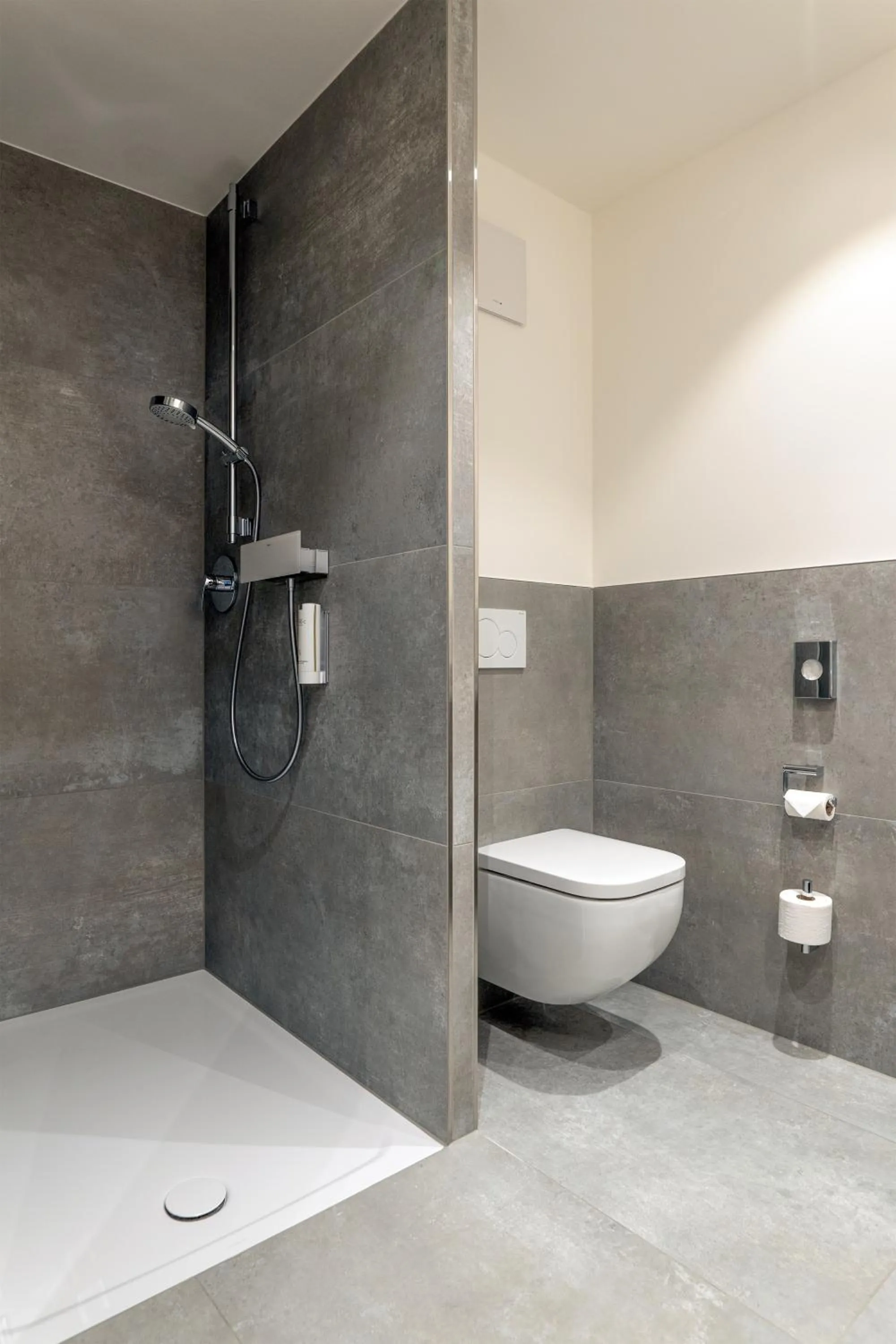 Shower in N+S City Hotel Neumarkt