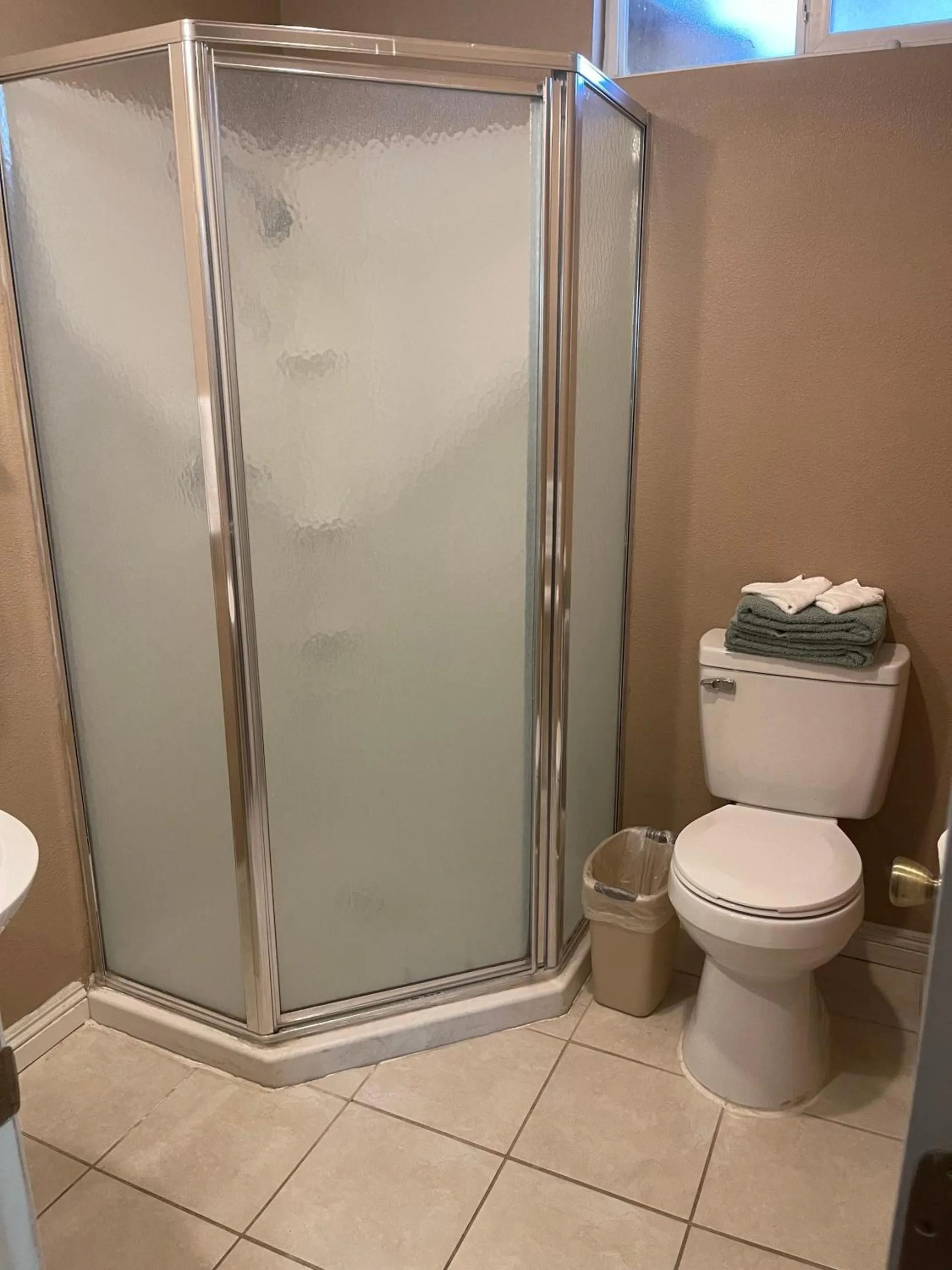 Bathroom in Mountain View Cabins