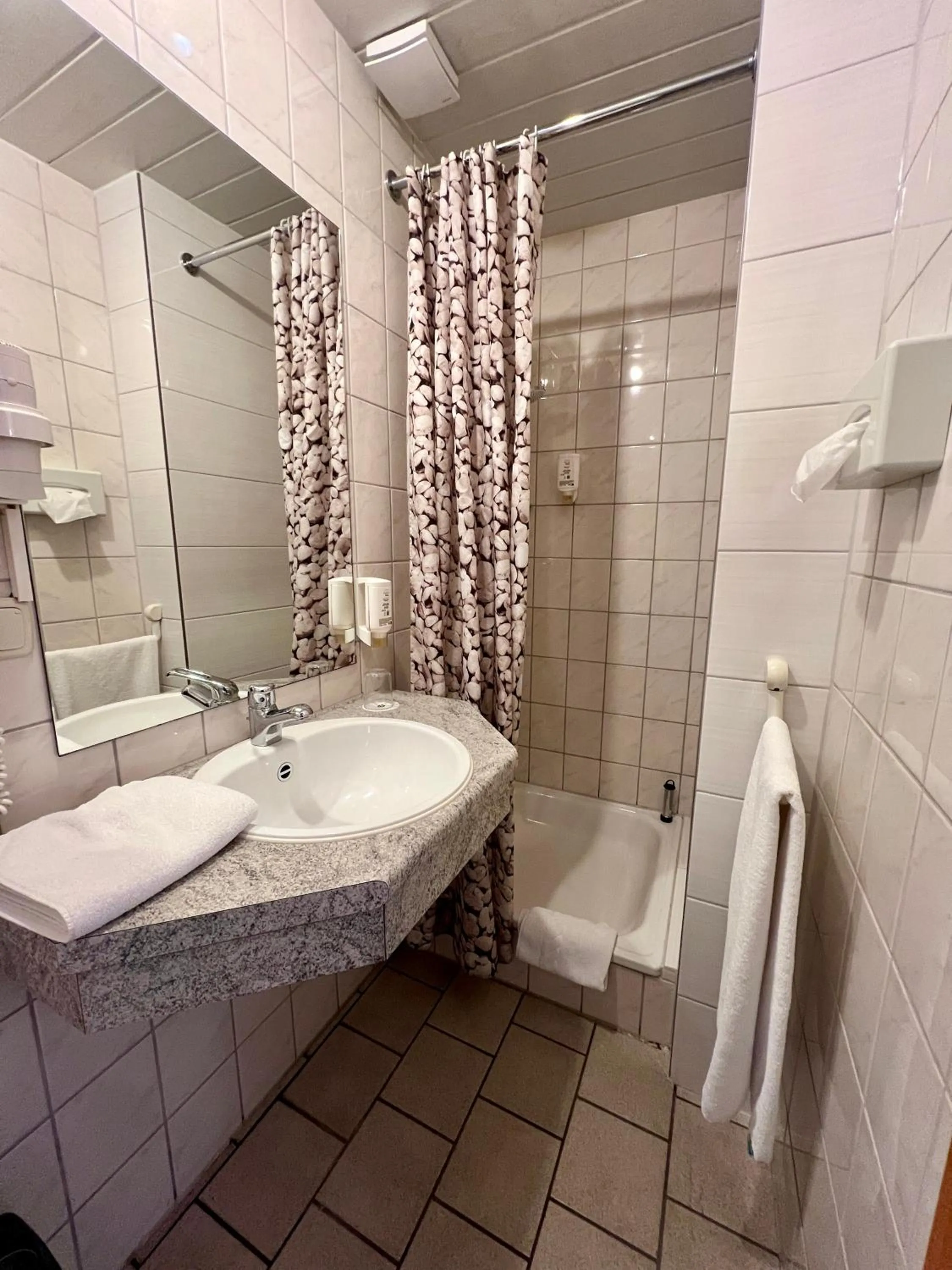 Shower in Hotel Ickhorn