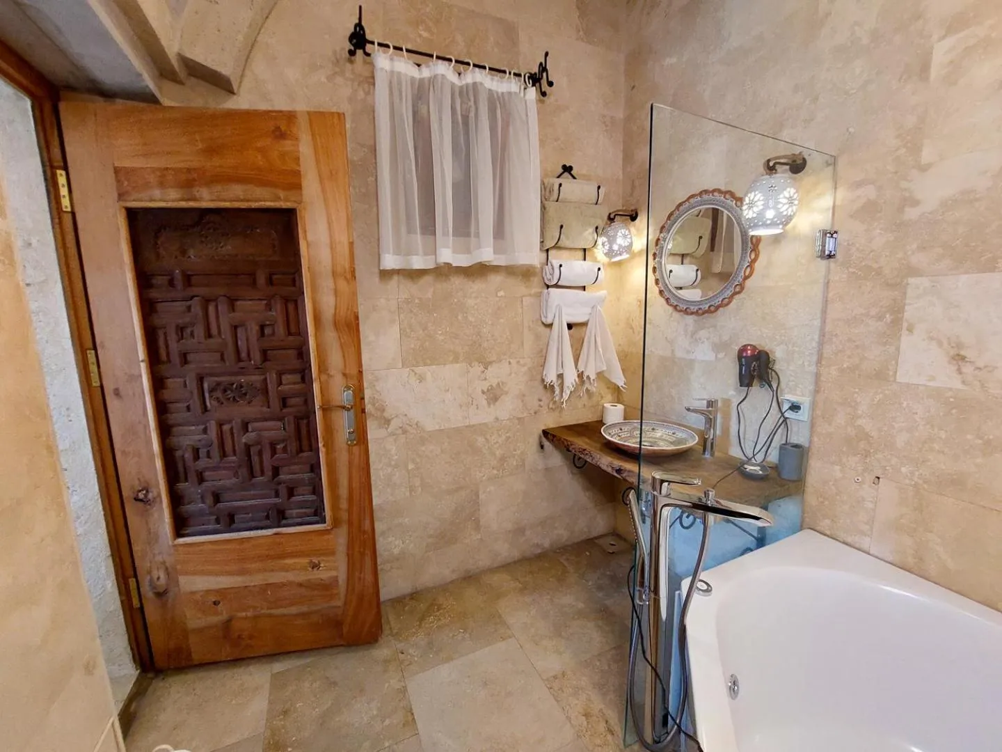 Shower in Pigeon Hotel Cappadocia