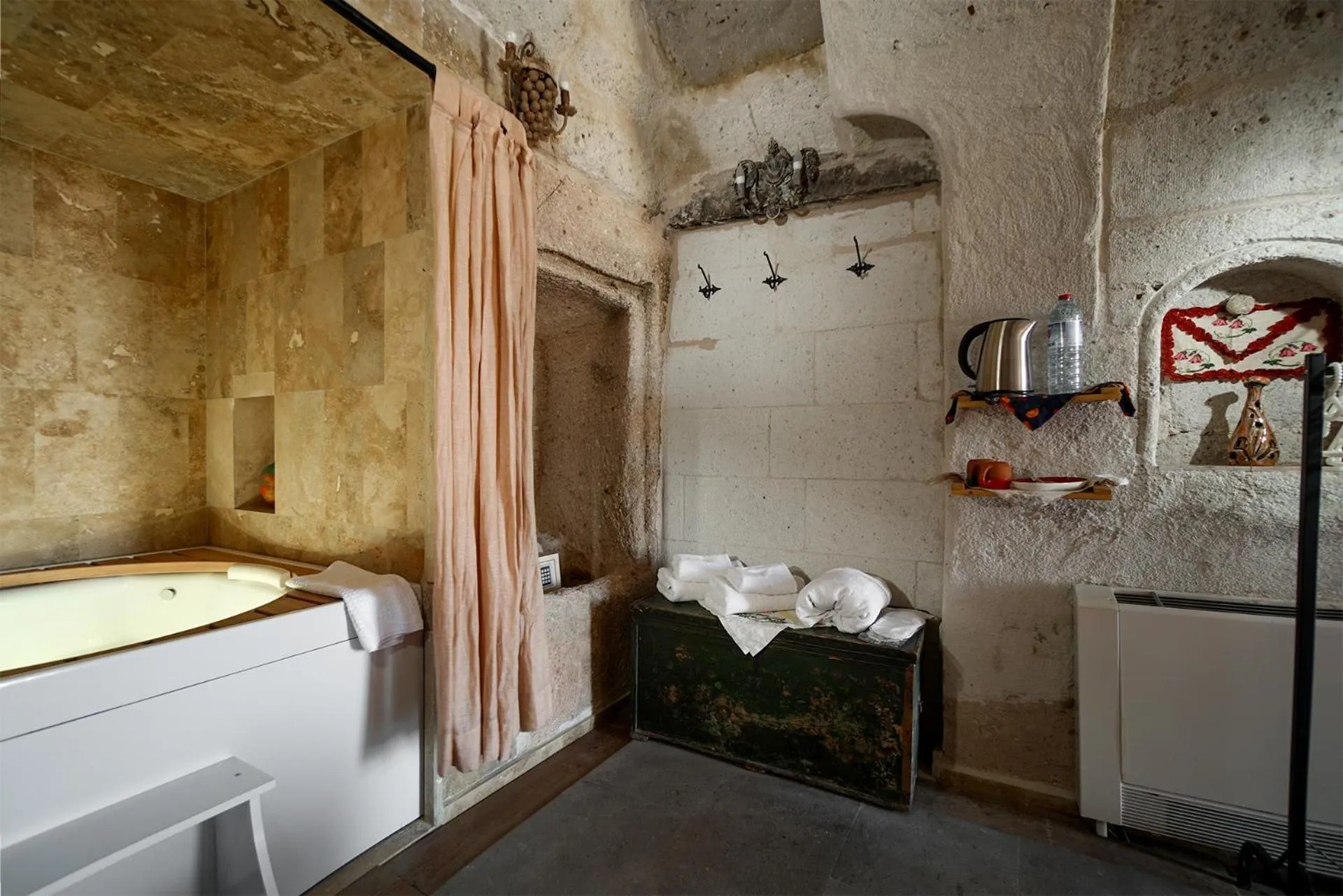 Hot Tub in Pigeon Hotel Cappadocia