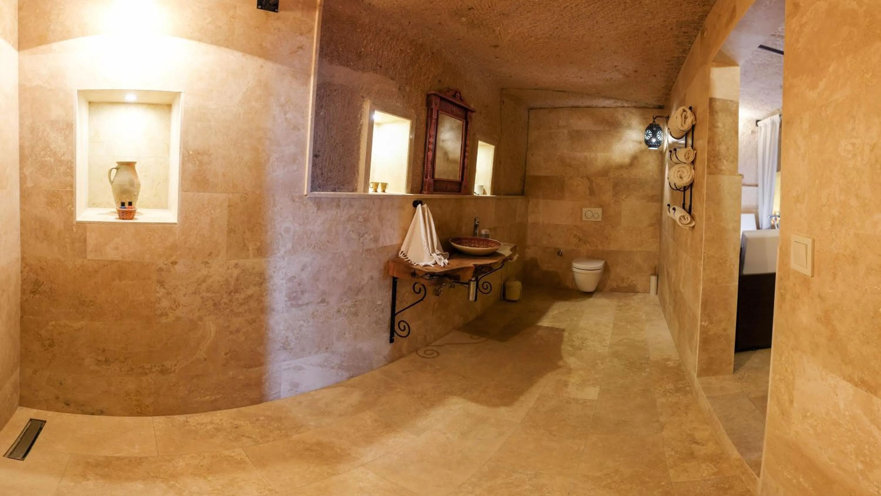 Shower in Pigeon Hotel Cappadocia