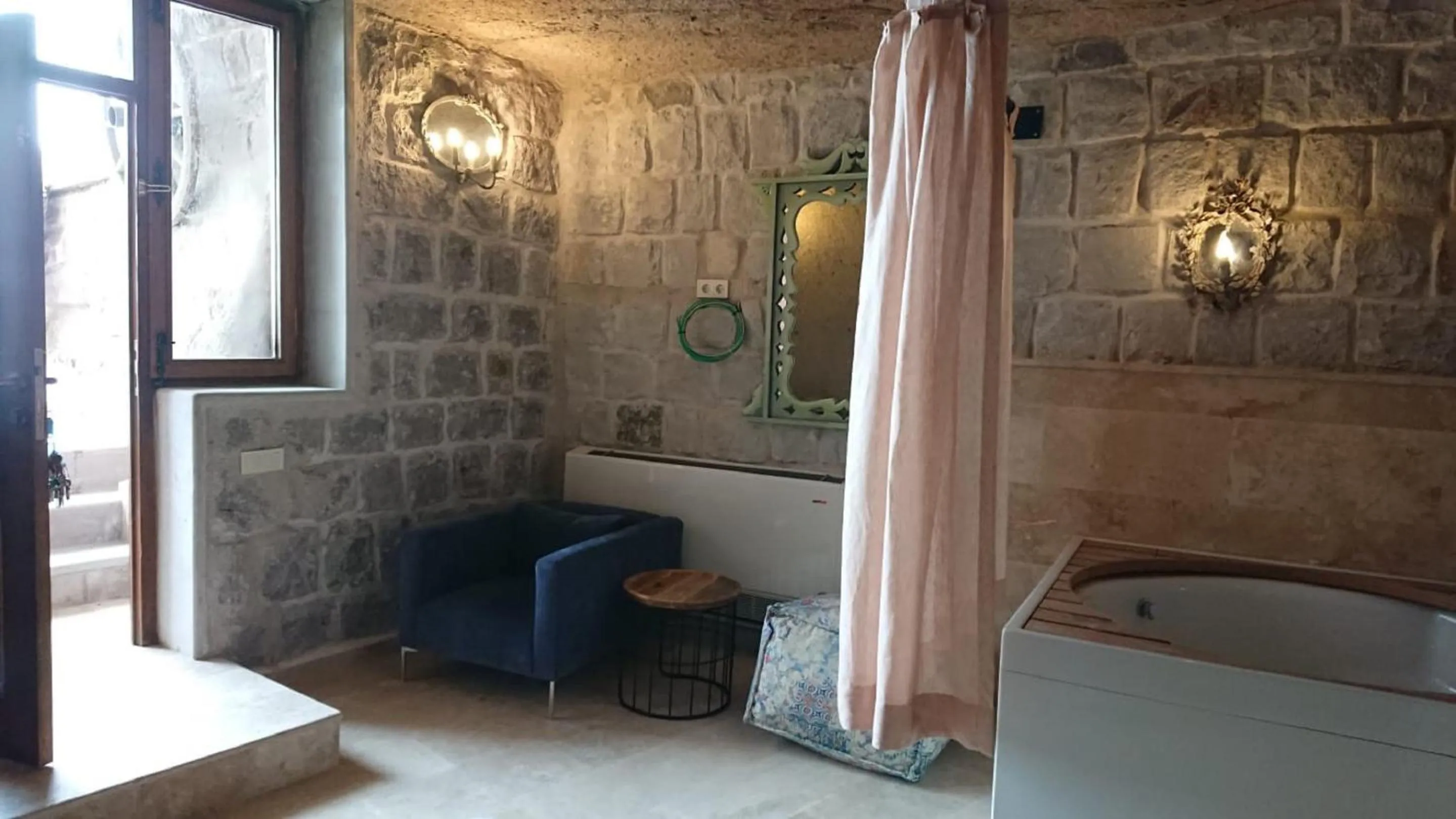 Hot Tub in Pigeon Hotel Cappadocia