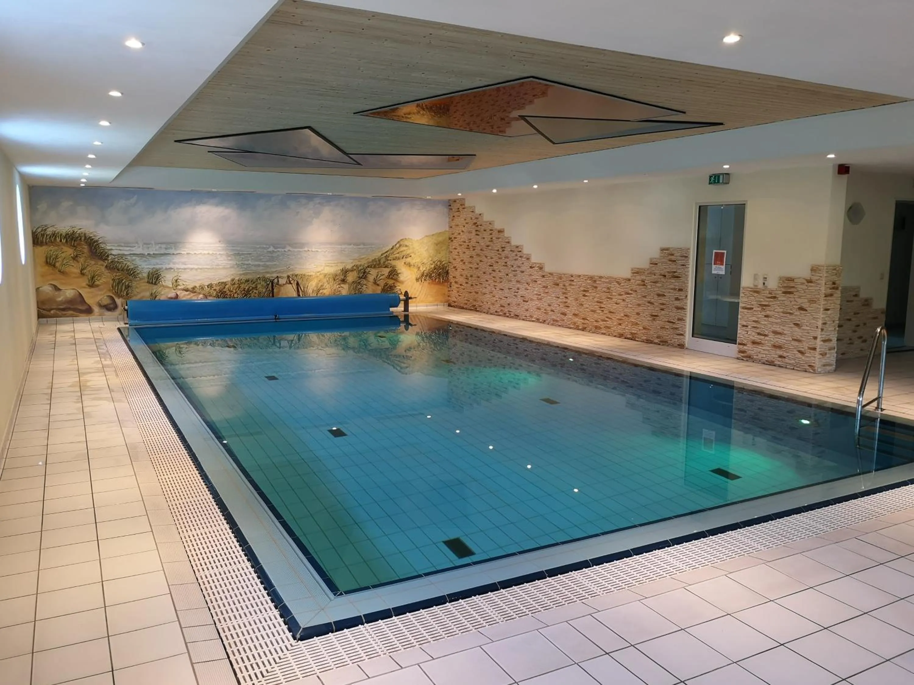 Swimming pool in Hotel Zum Bären