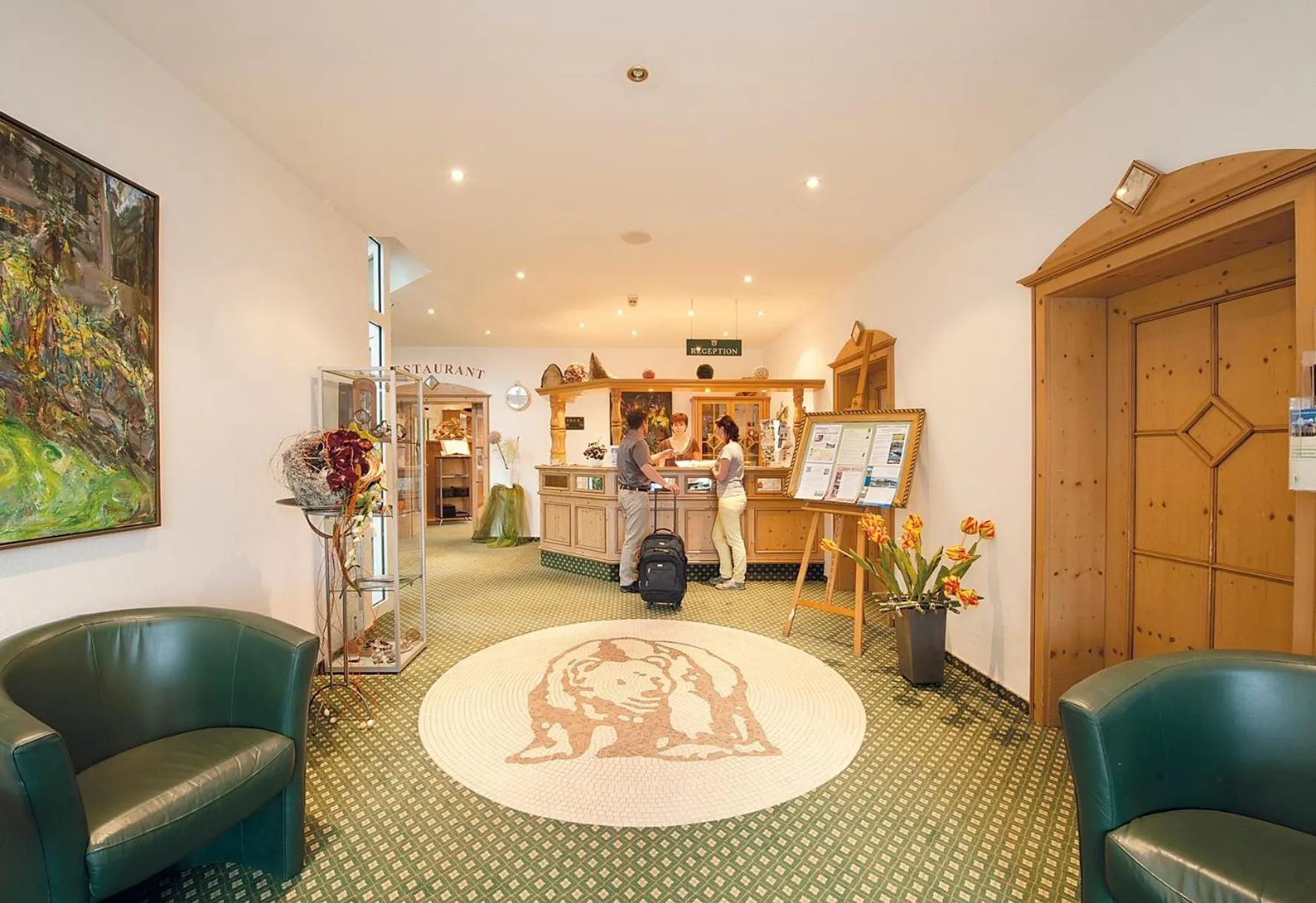 Lobby or reception in Hotel Zum Bären