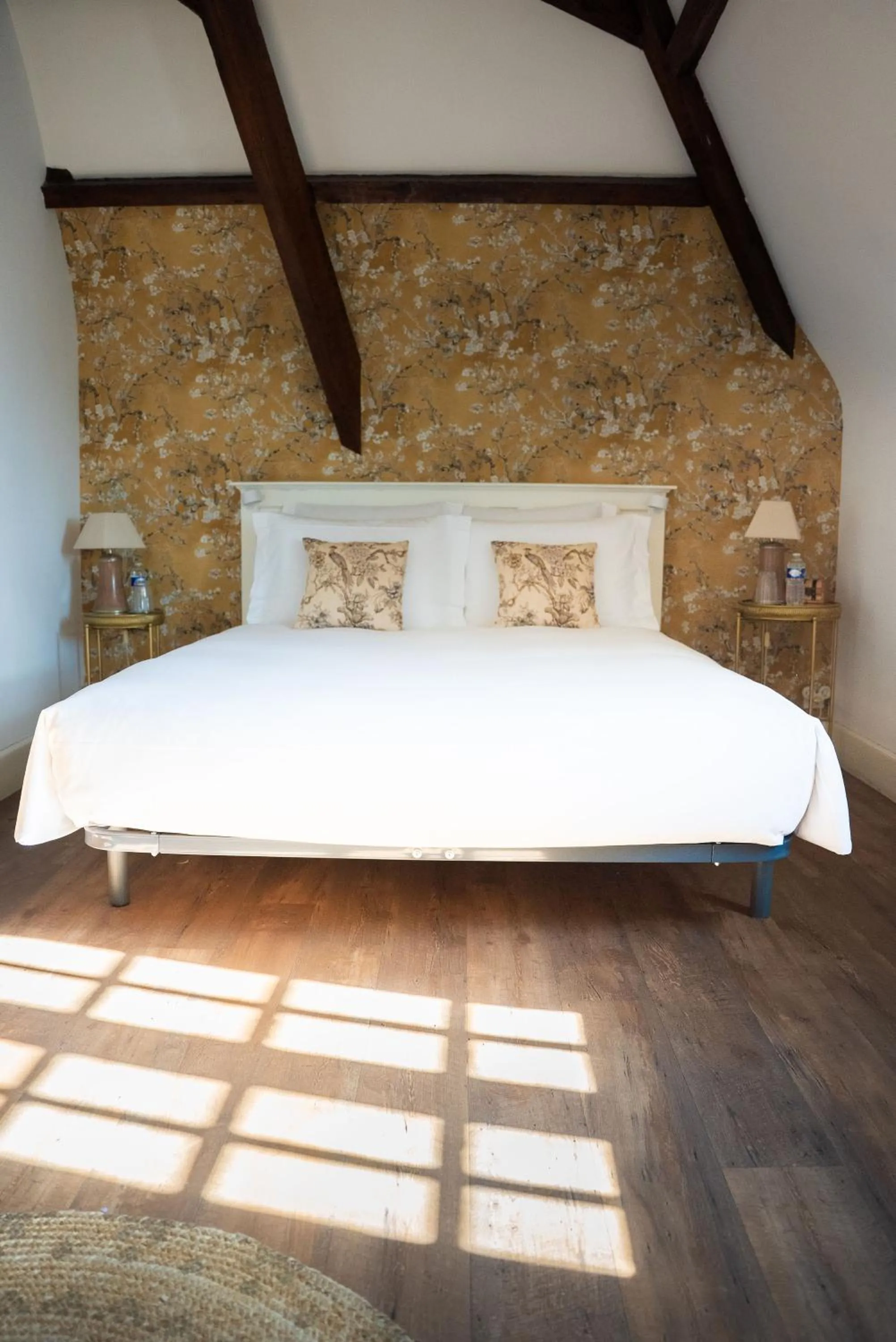 Bed in La Meffrais 1741 - Manoir Élégant - B&B - Parking - 3 min de Dinan