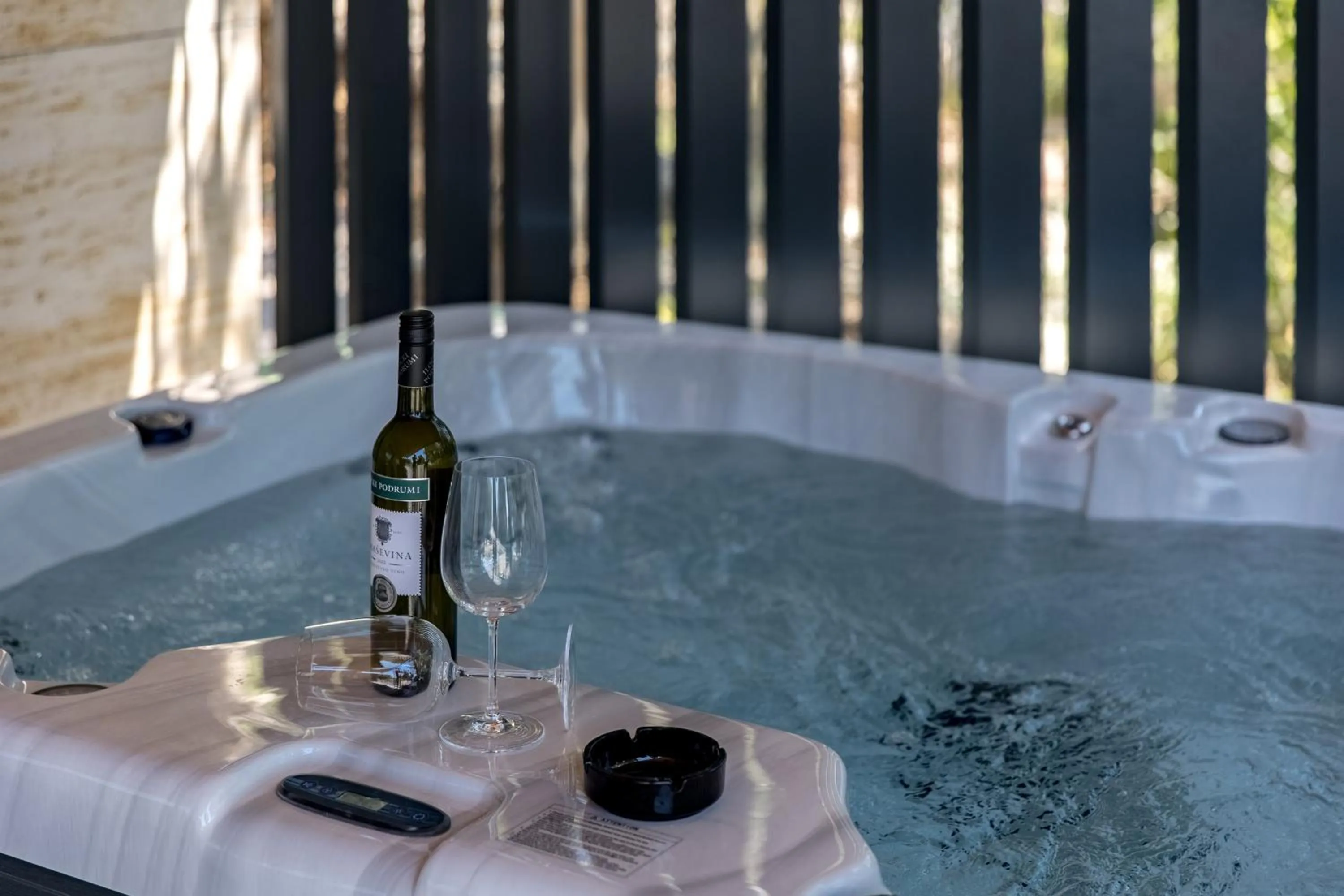 Hot Tub in Adrialux Camping Mobile Homes