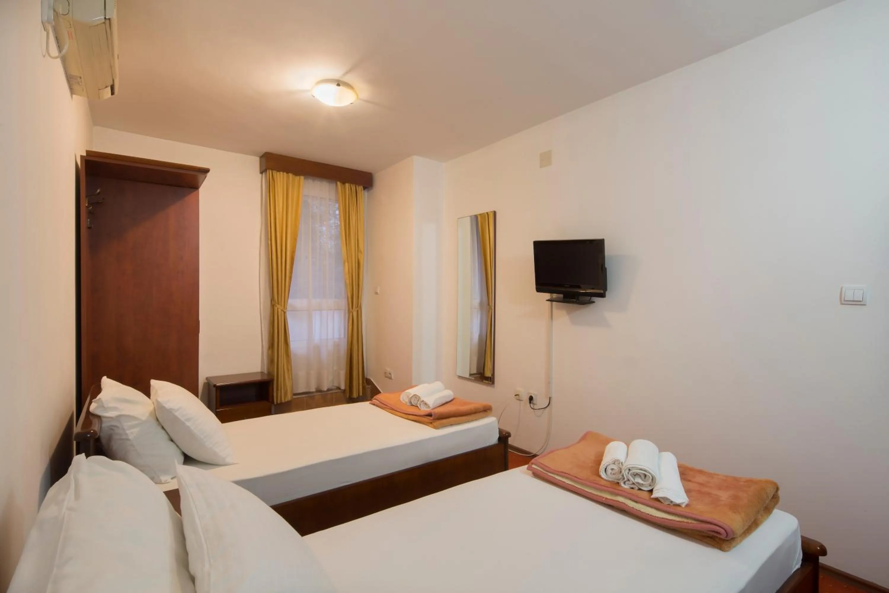 Bed in Villa Ljubanovic