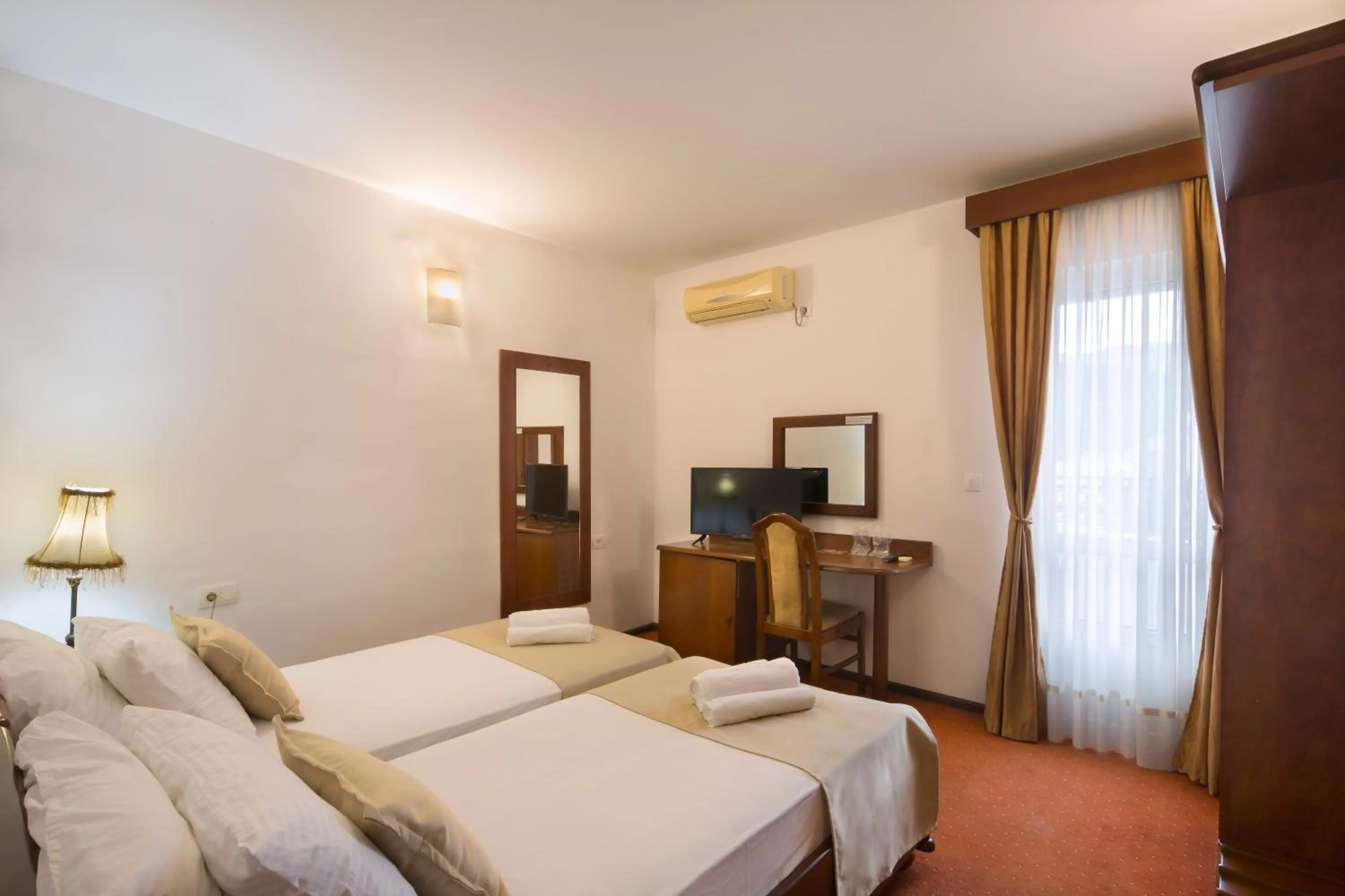 Bed in Villa Ljubanovic