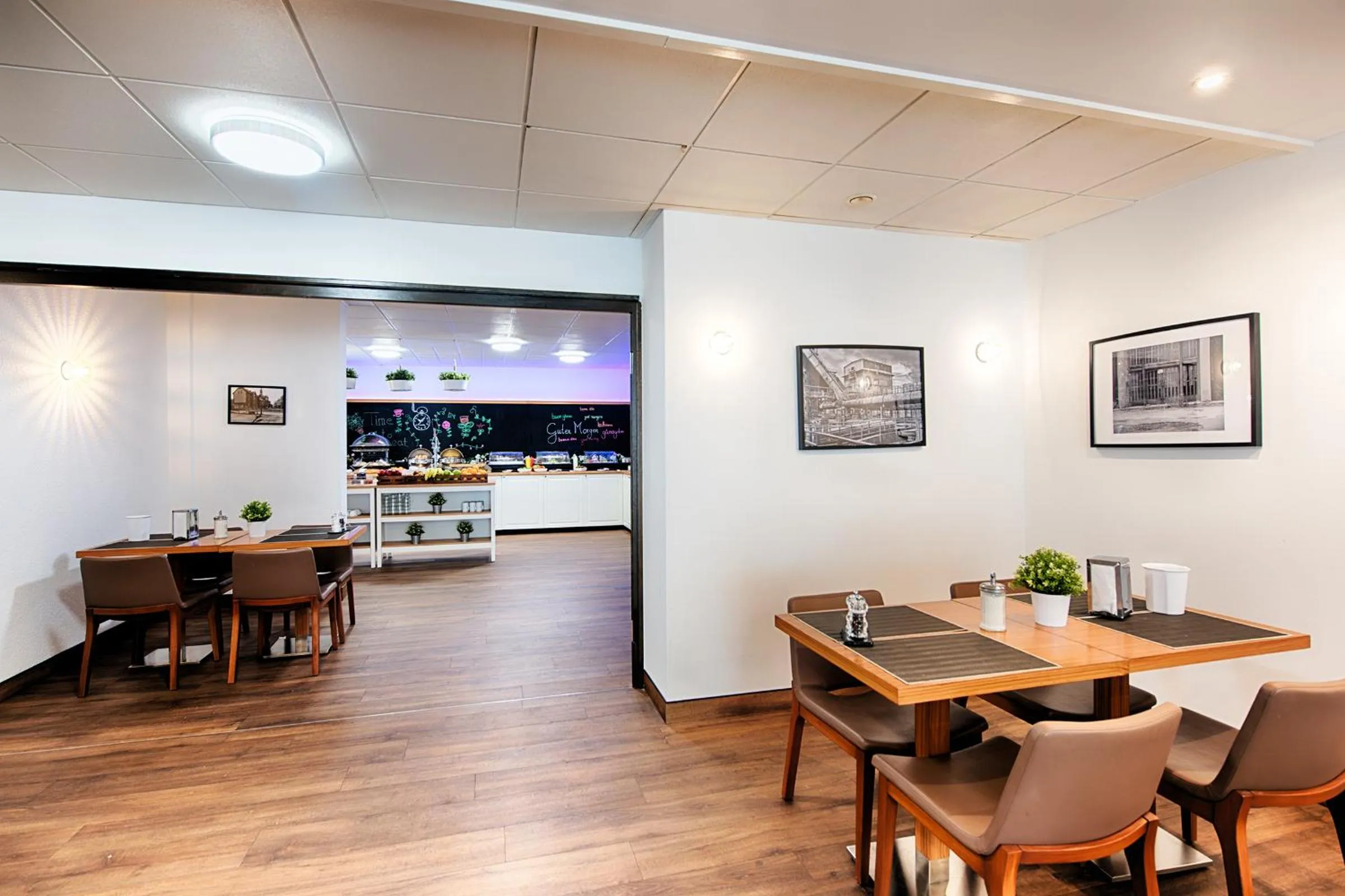 Dining area in Hotel Senator