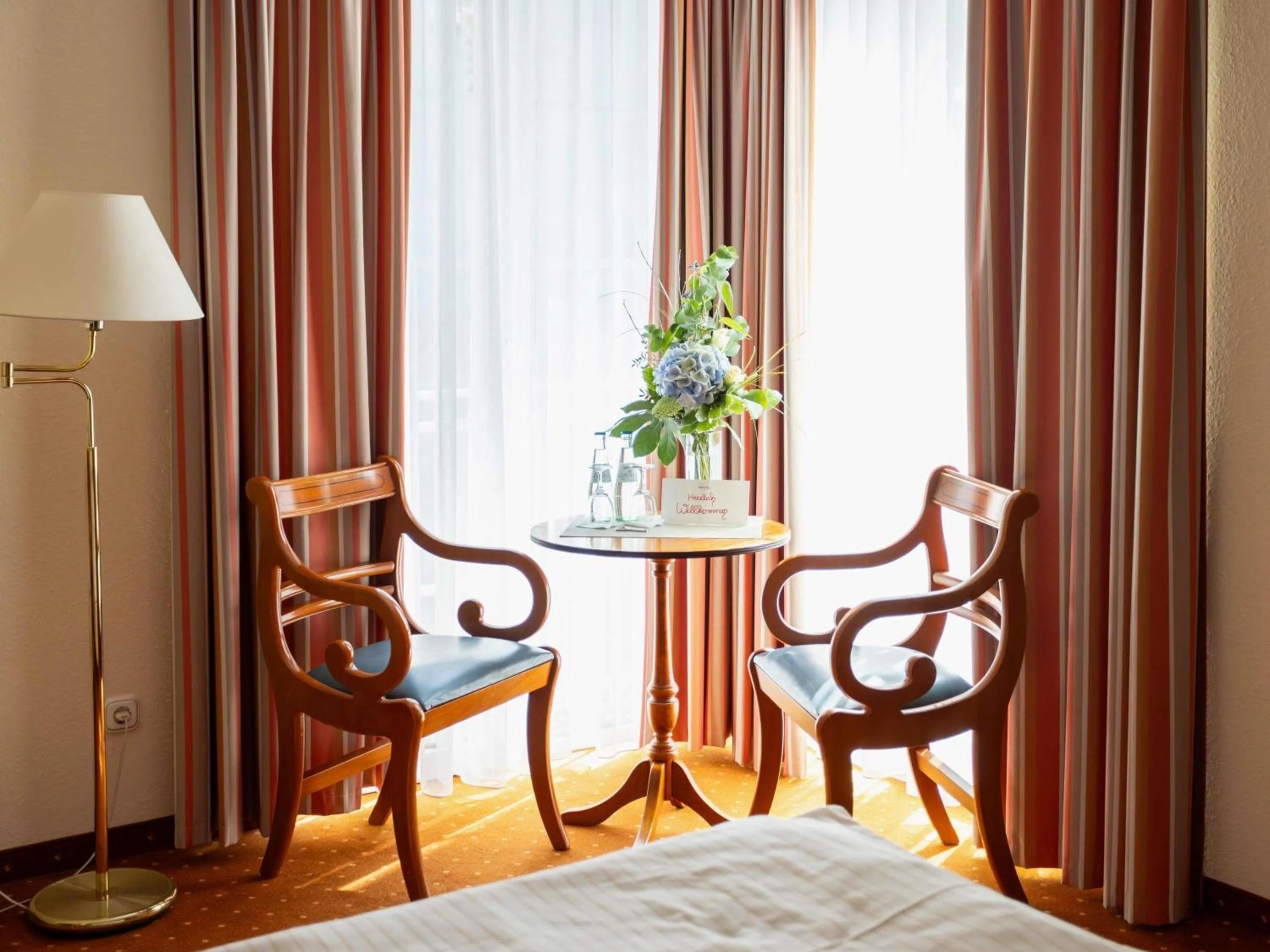 Bedroom, Bed in Mercure Hotel Plaza Magdeburg