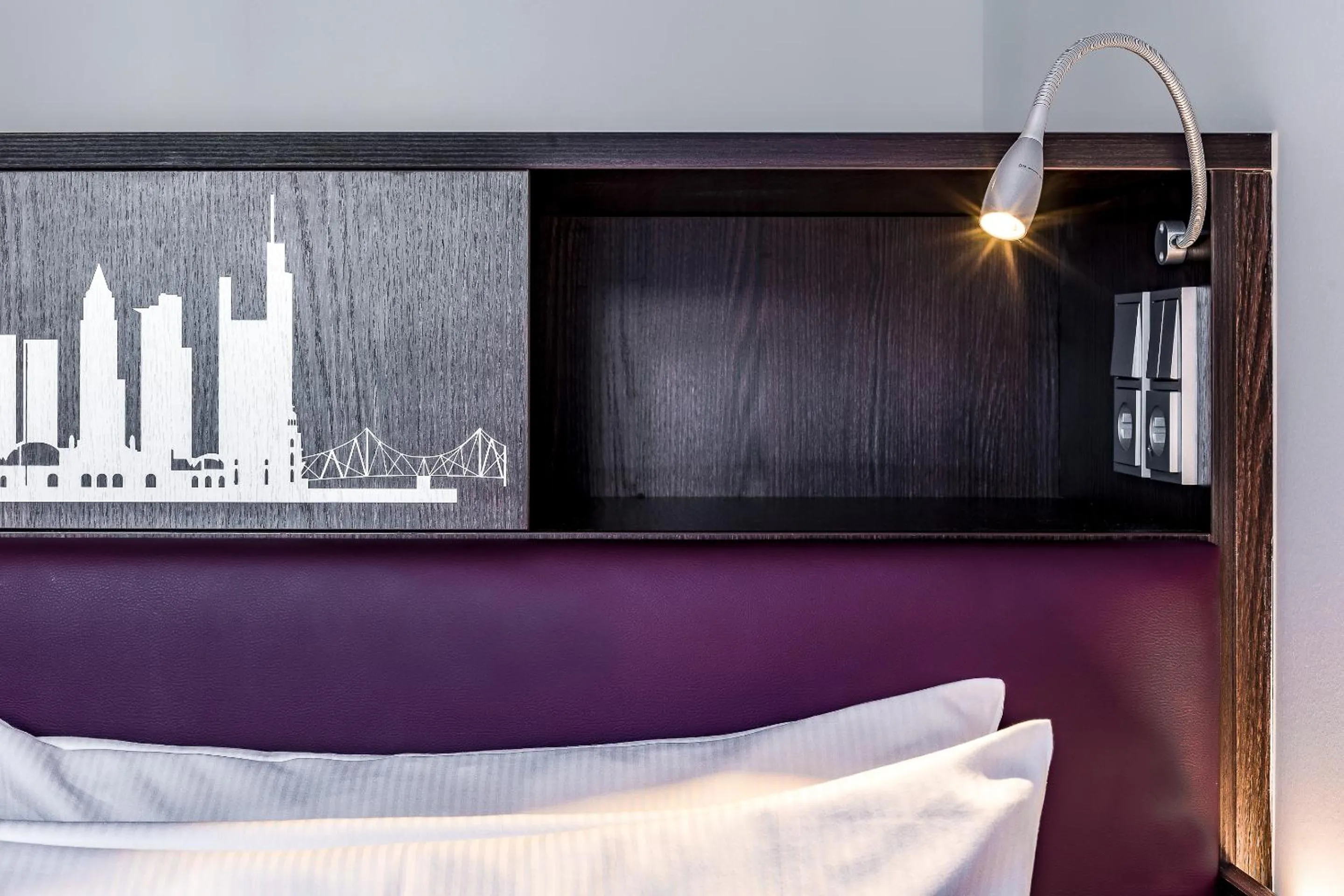 Bed in Mercure Frankfurt City Messe