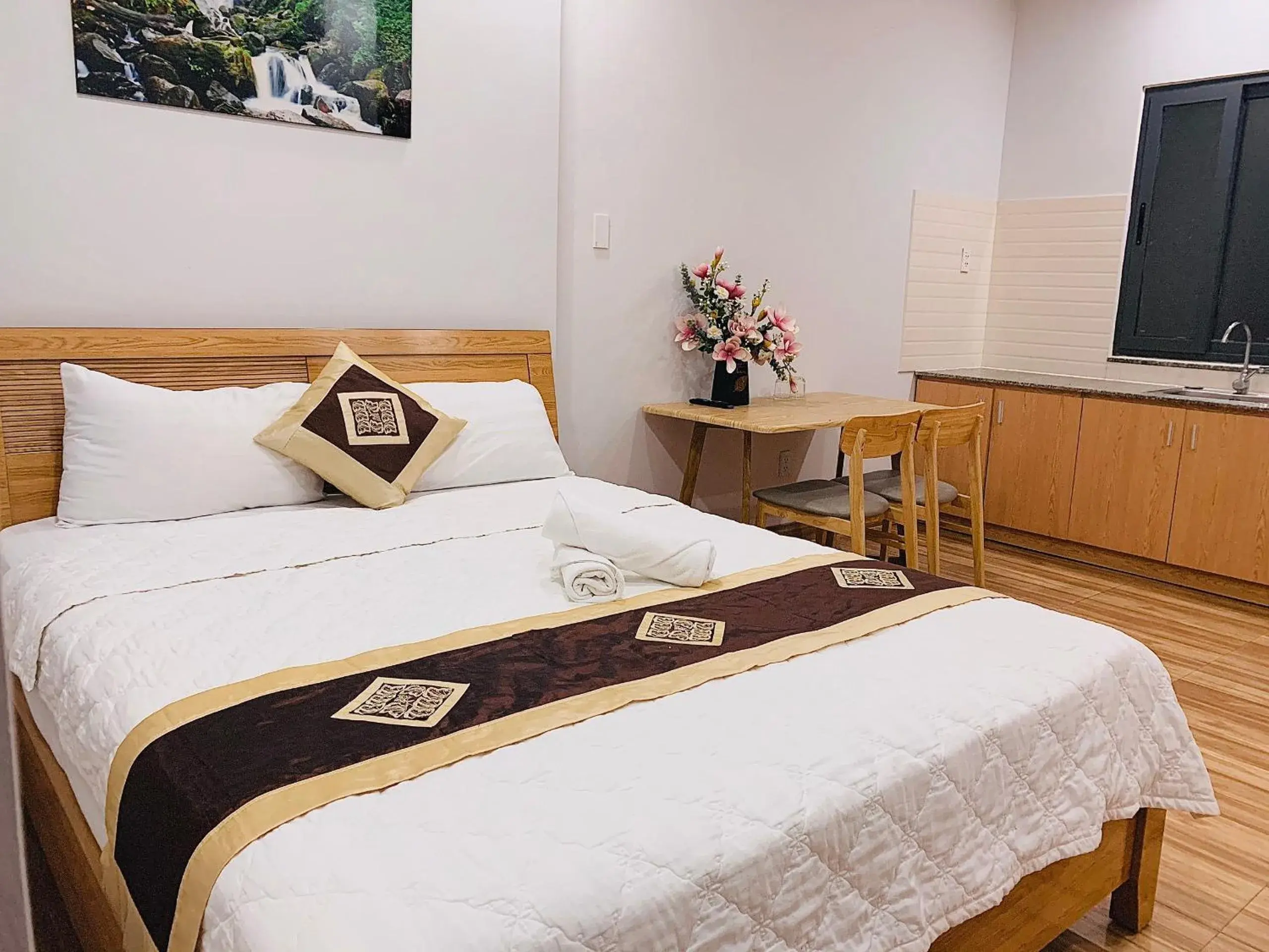Deluxe Room - single occupancy in The Lumiere near Tan Son Nhat Airport Deluxe Room - single occupancy in The Lumiere near Tan Son Nhat Airport