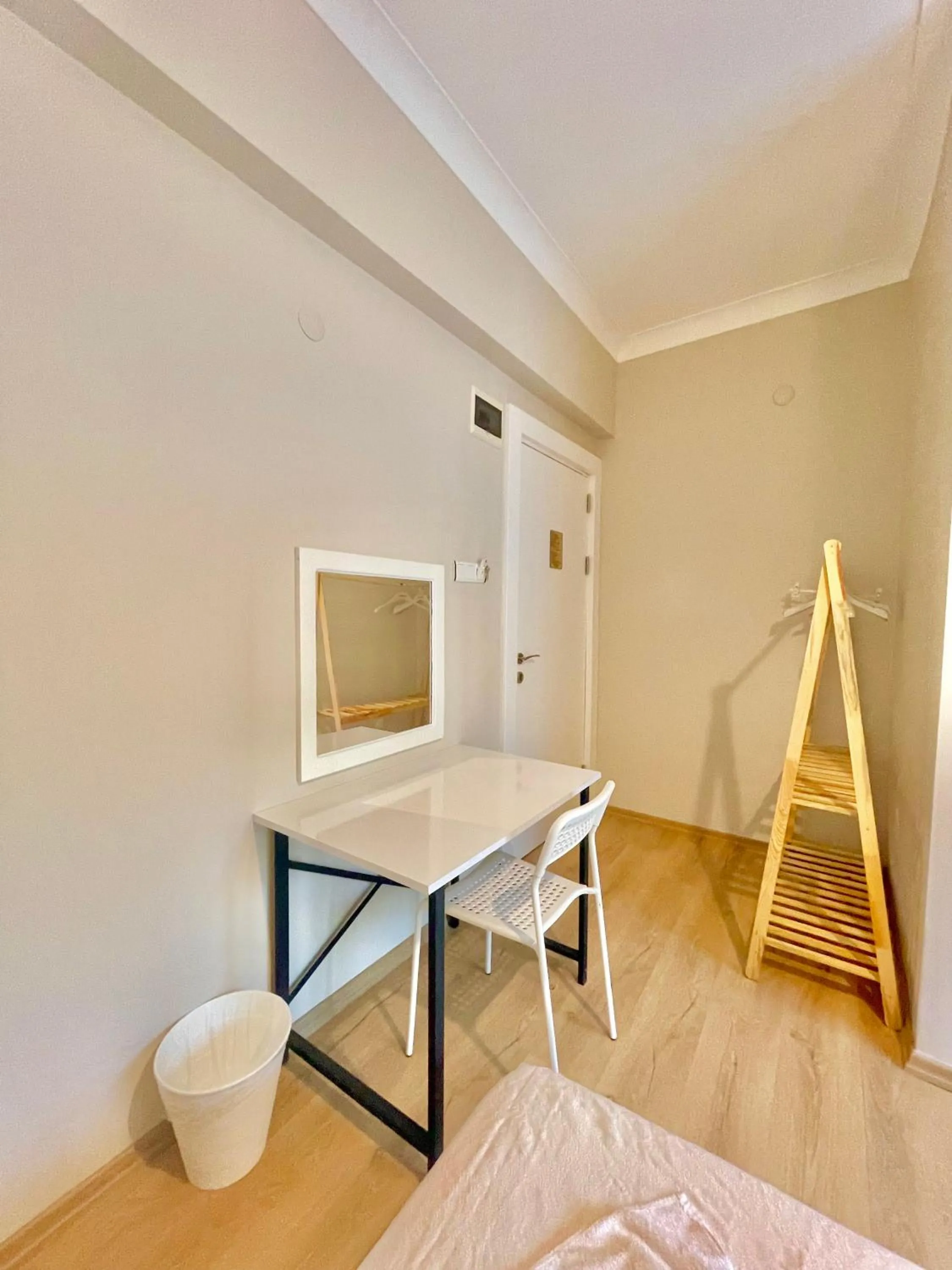 Photo of the whole room, Bed in Cennet Hotel