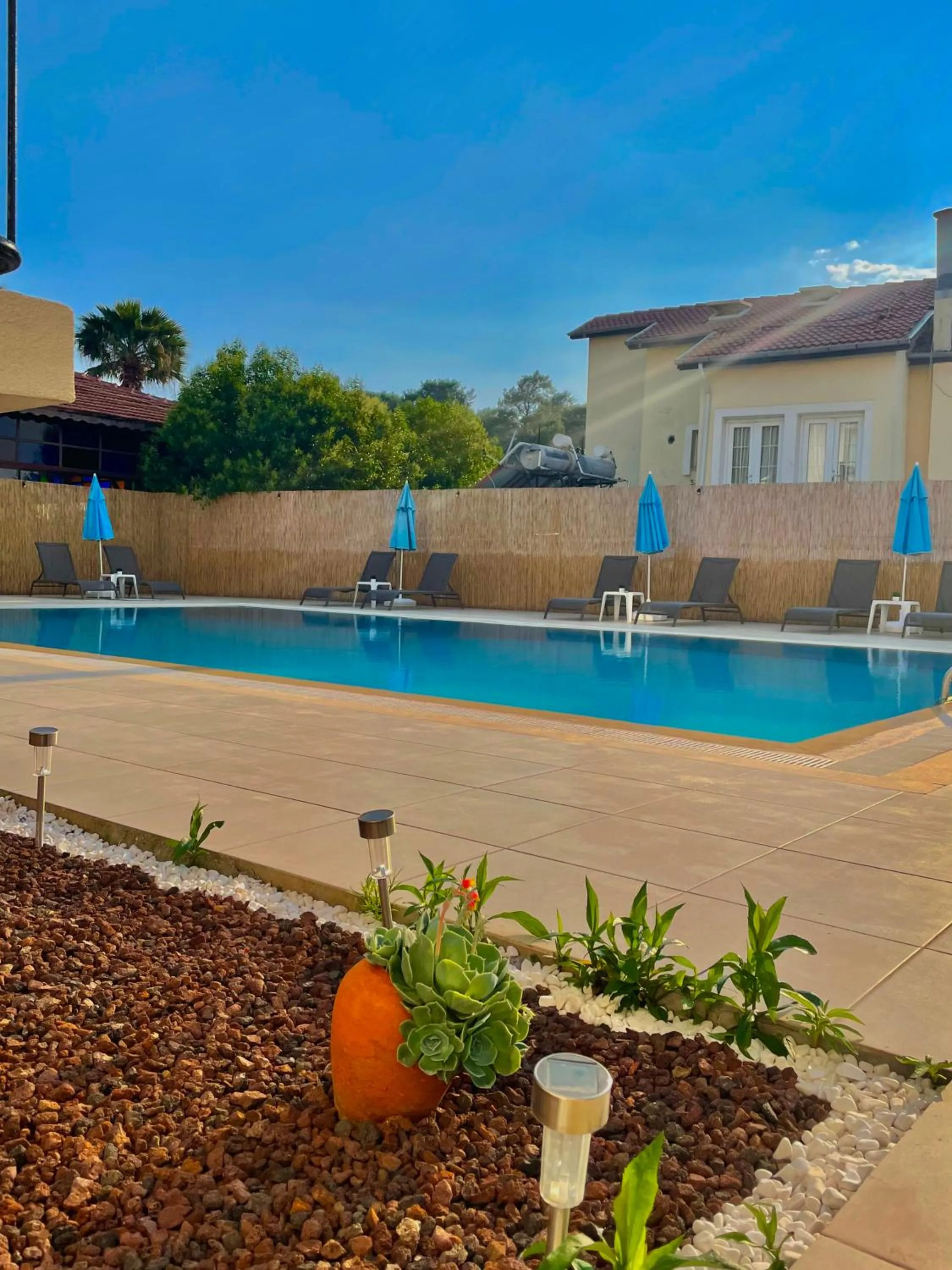 Swimming pool in Cennet Hotel
