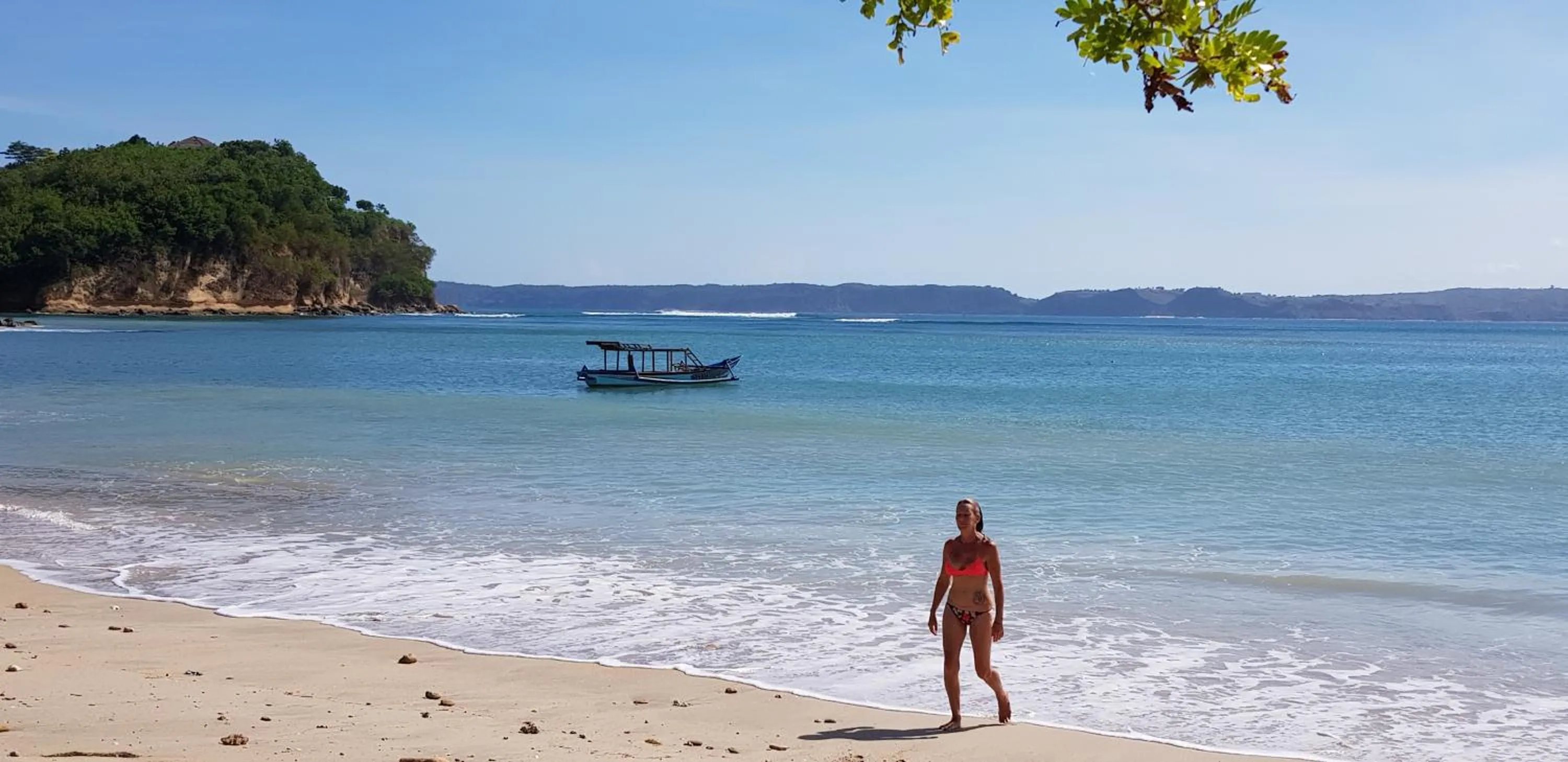 People in Ombak Resort at Ekas , a luxury surf and kite destination, Close to Inside Ekas beach