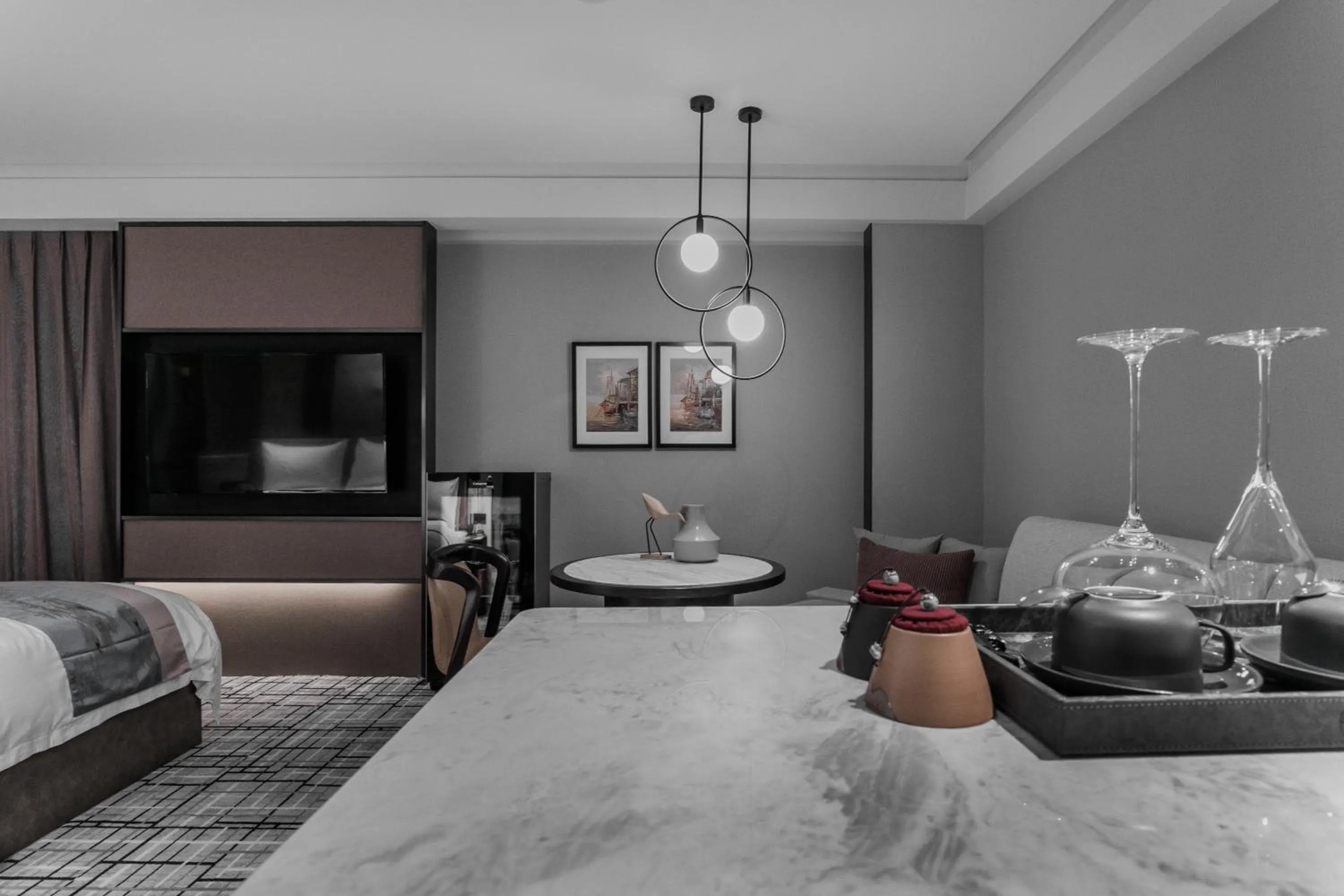 Living room, Bed in Qingdao Treasure Hotel