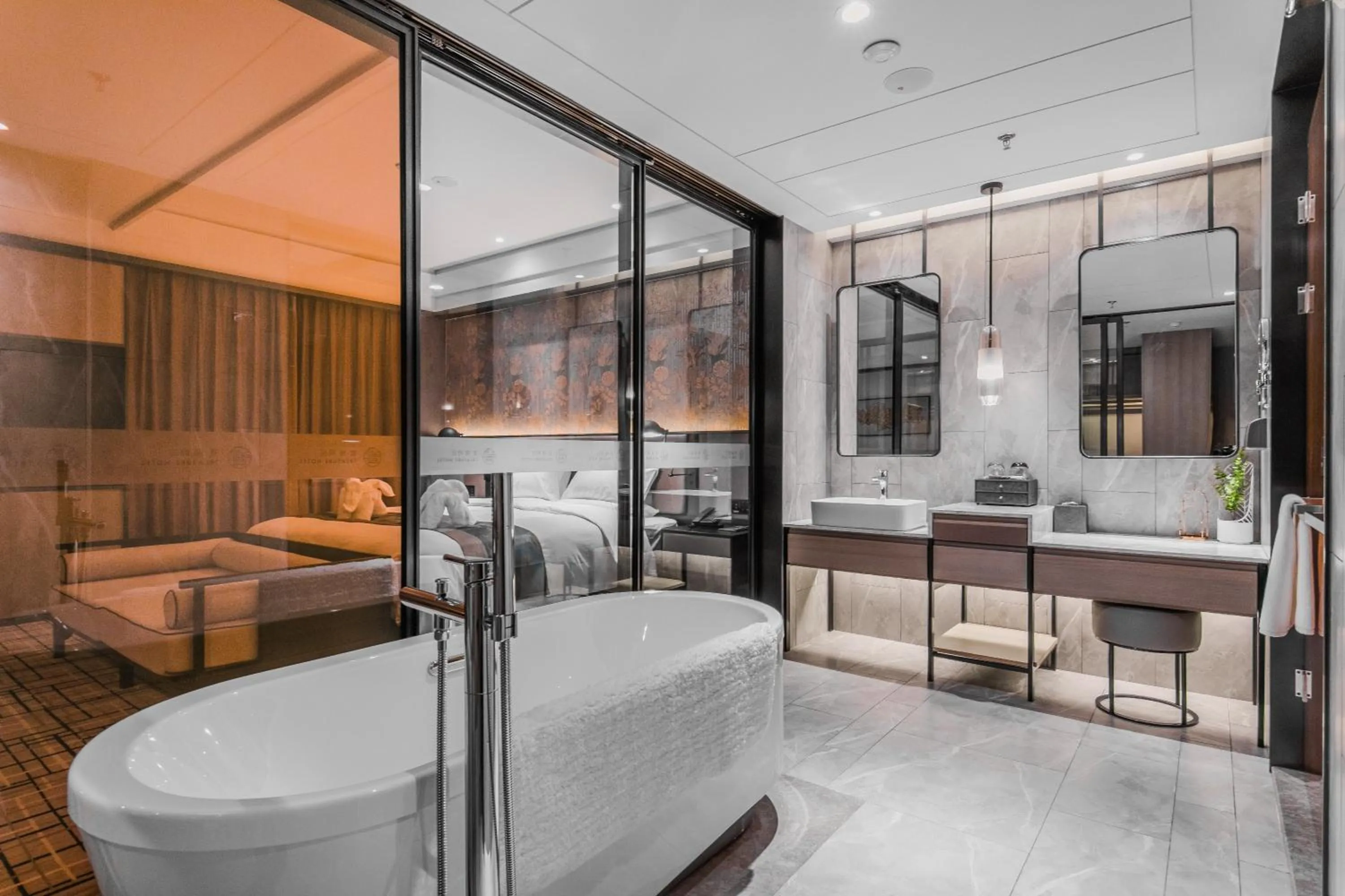 Bath in Qingdao Treasure Hotel