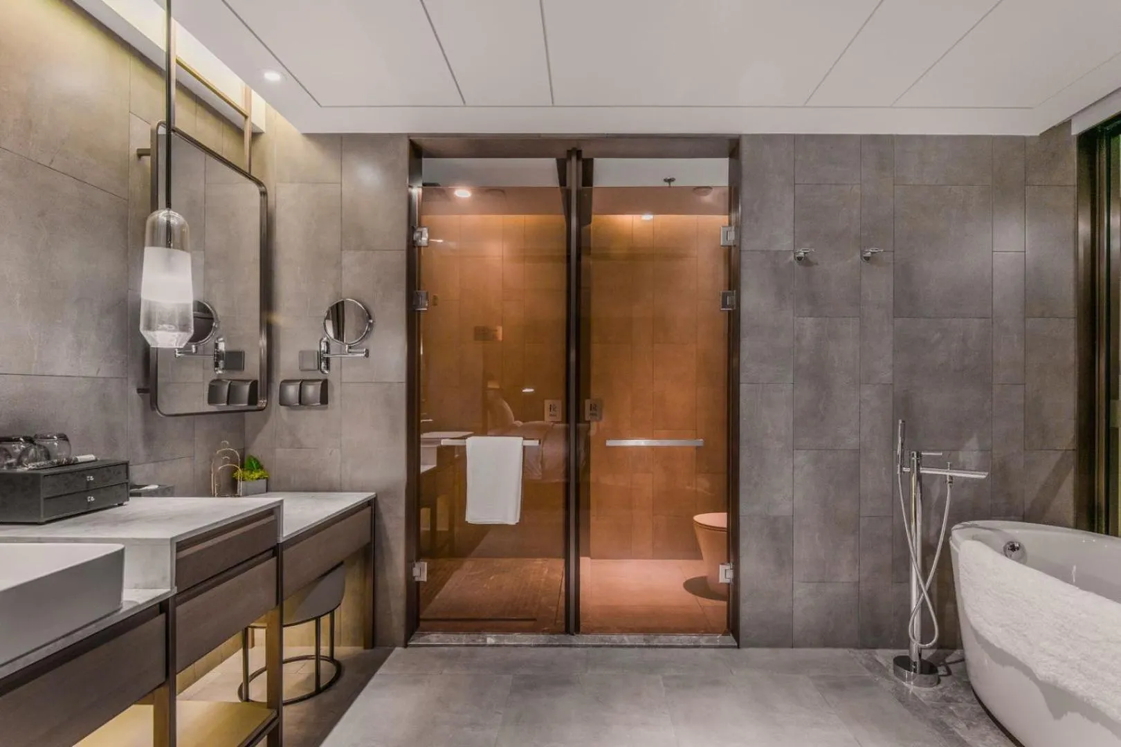 Bathroom in Qingdao Treasure Hotel