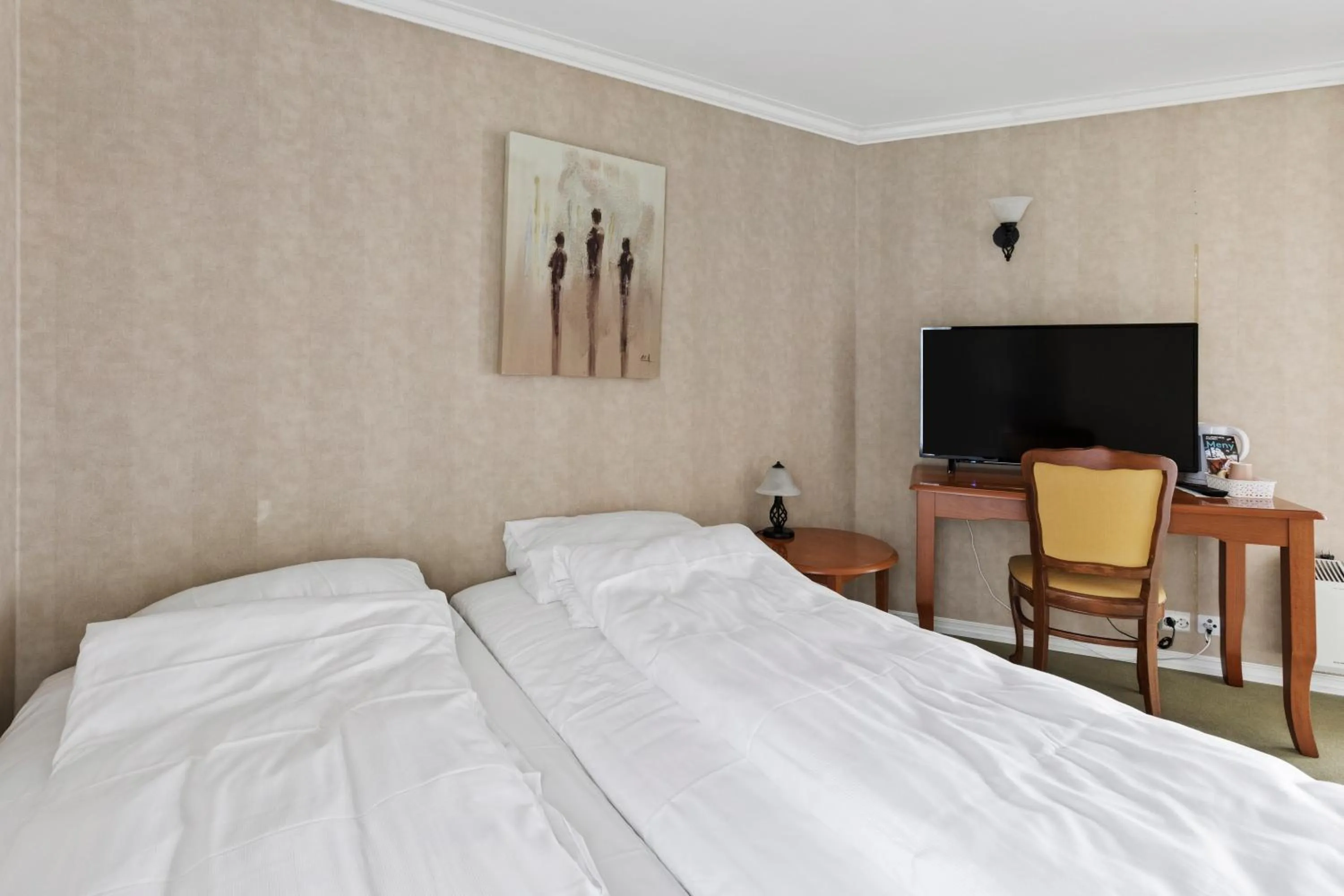 Bed in Aursnes Hotell