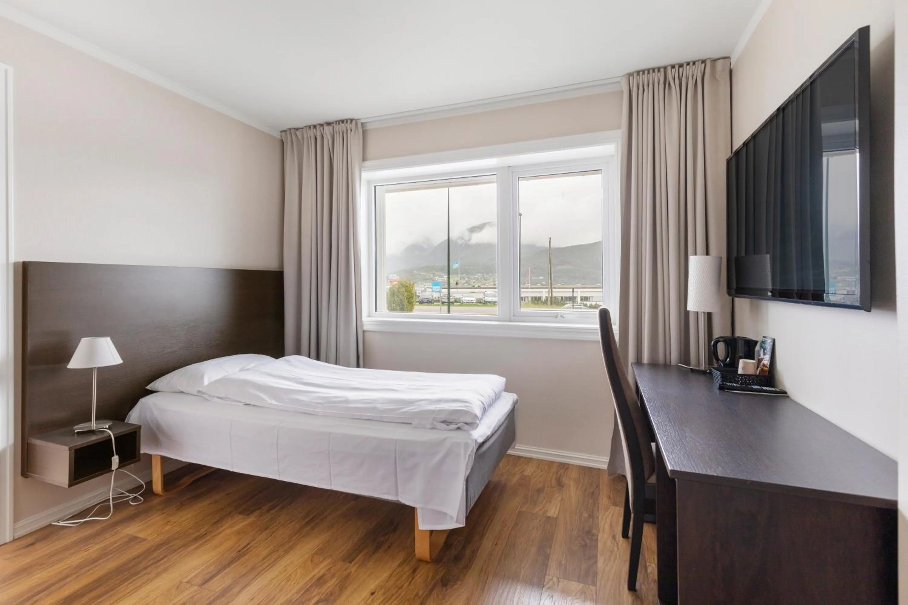 Bed in Aursnes Hotell