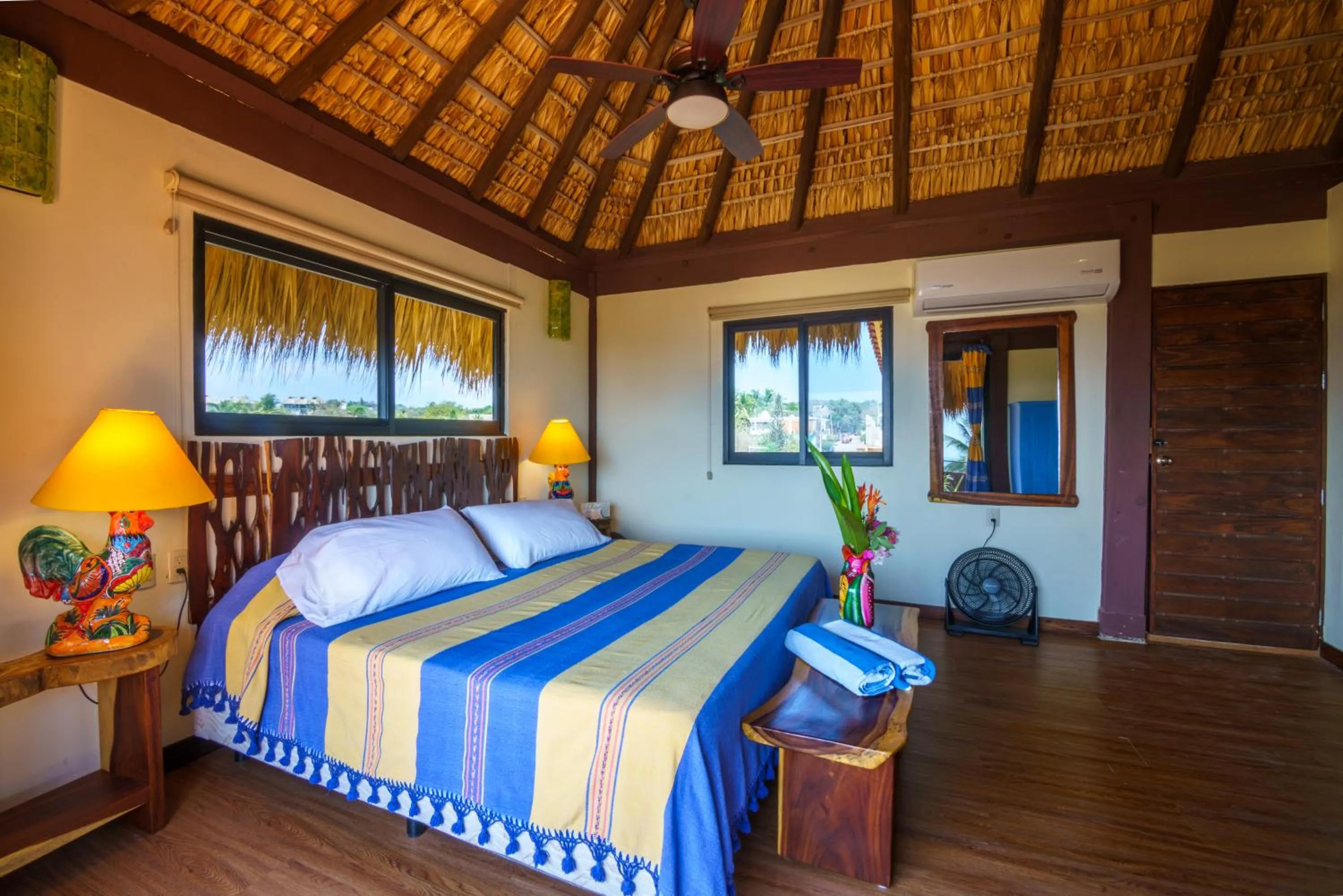 Photo of the whole room, Bed in Hotel Casamar Suites