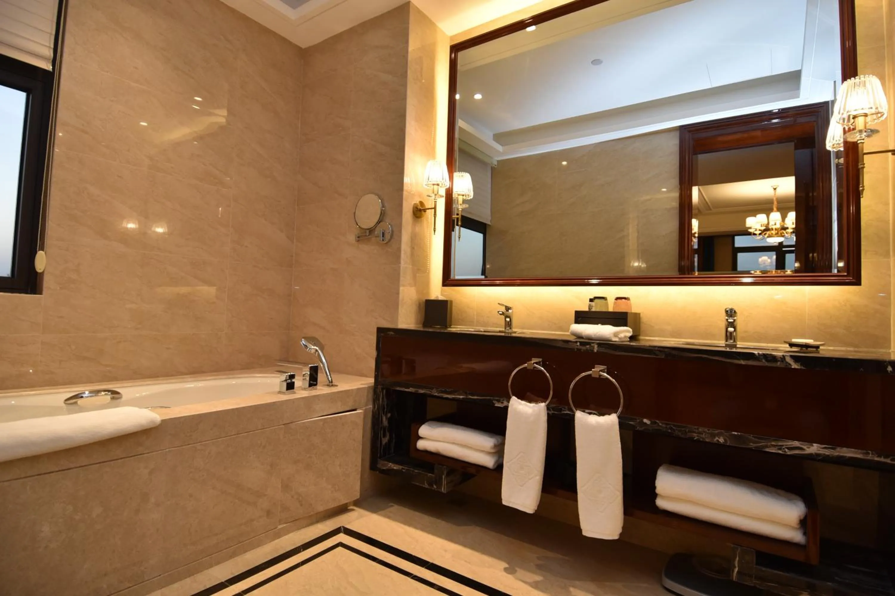 Property building in Taizhou Haiyan Jinling International Hotel